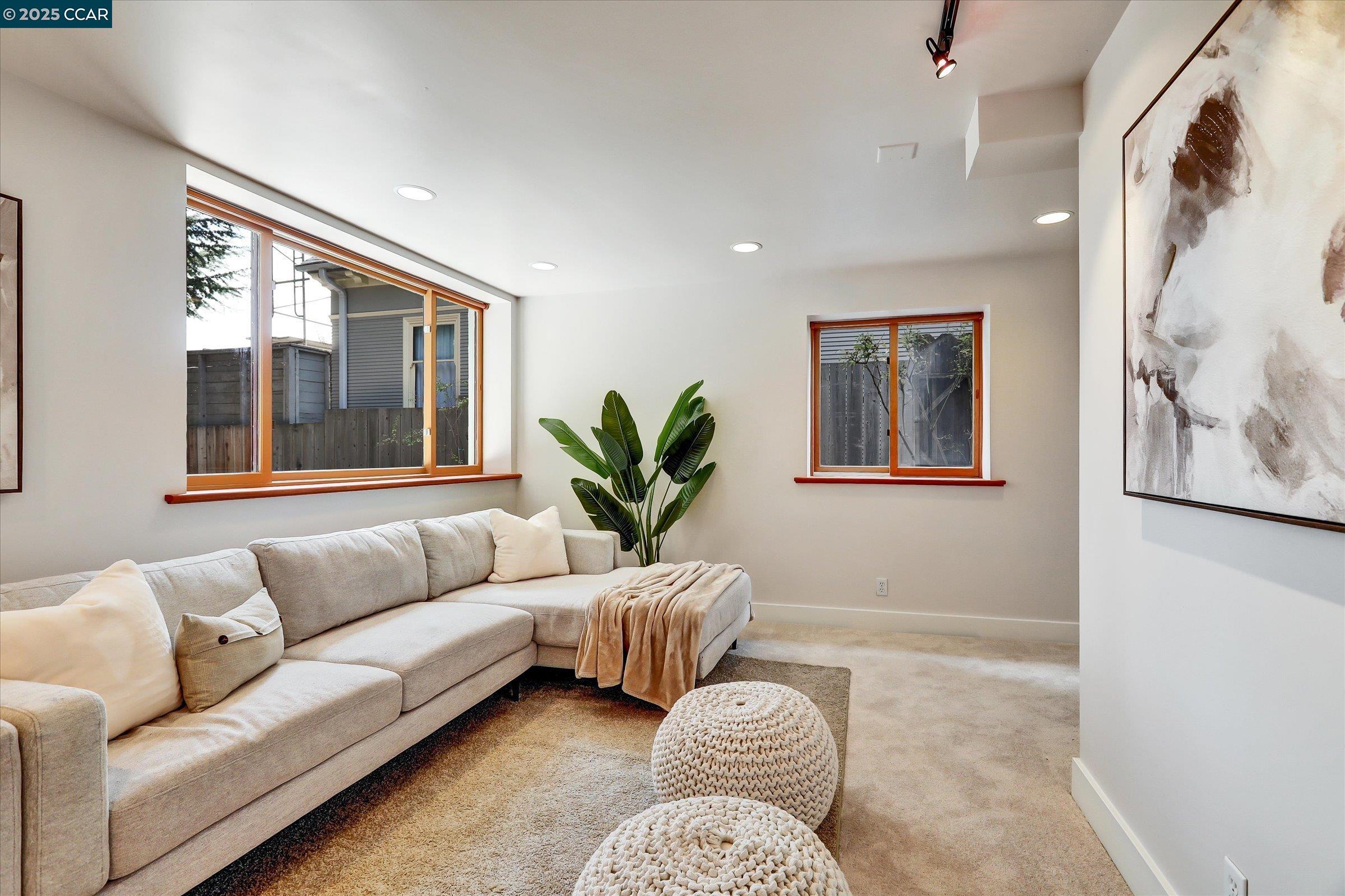 Detail Gallery Image 29 of 46 For 512 Haddon Rd, Oakland,  CA 94606 - 2 Beds | 1/1 Baths