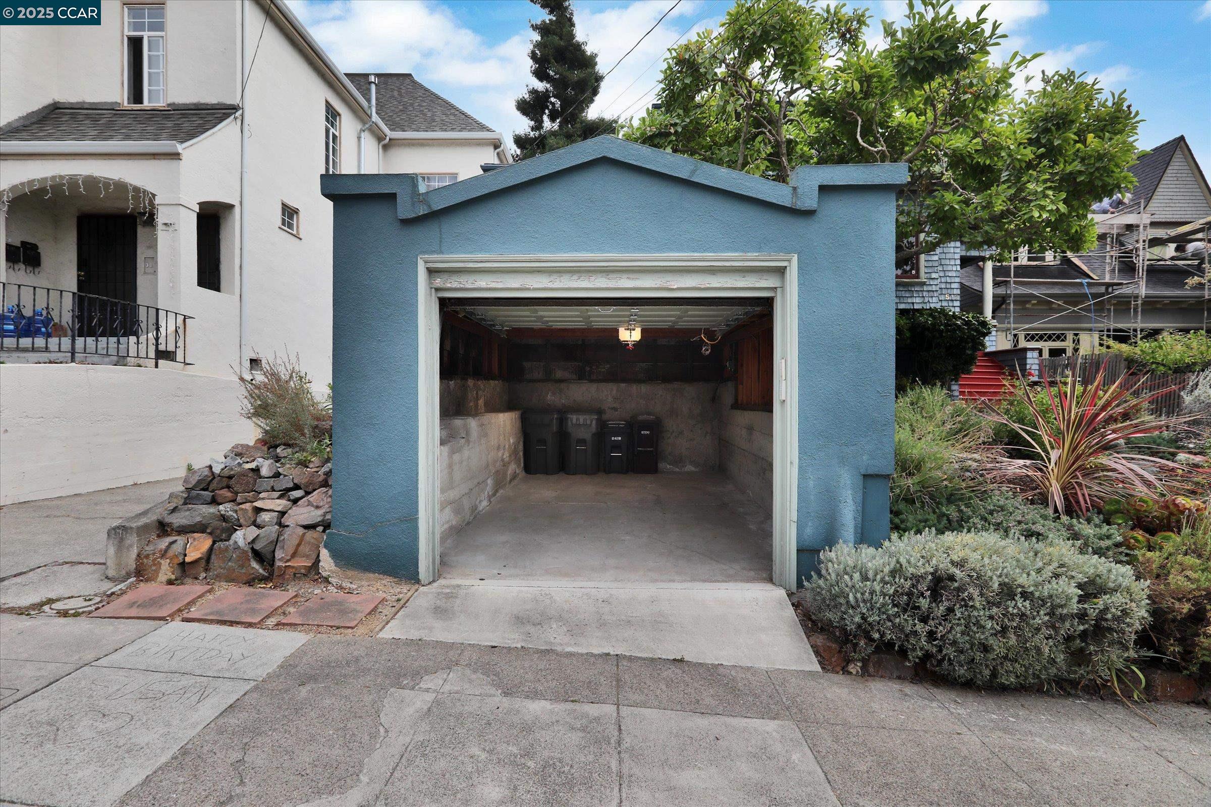 Detail Gallery Image 39 of 46 For 512 Haddon Rd, Oakland,  CA 94606 - 2 Beds | 1/1 Baths