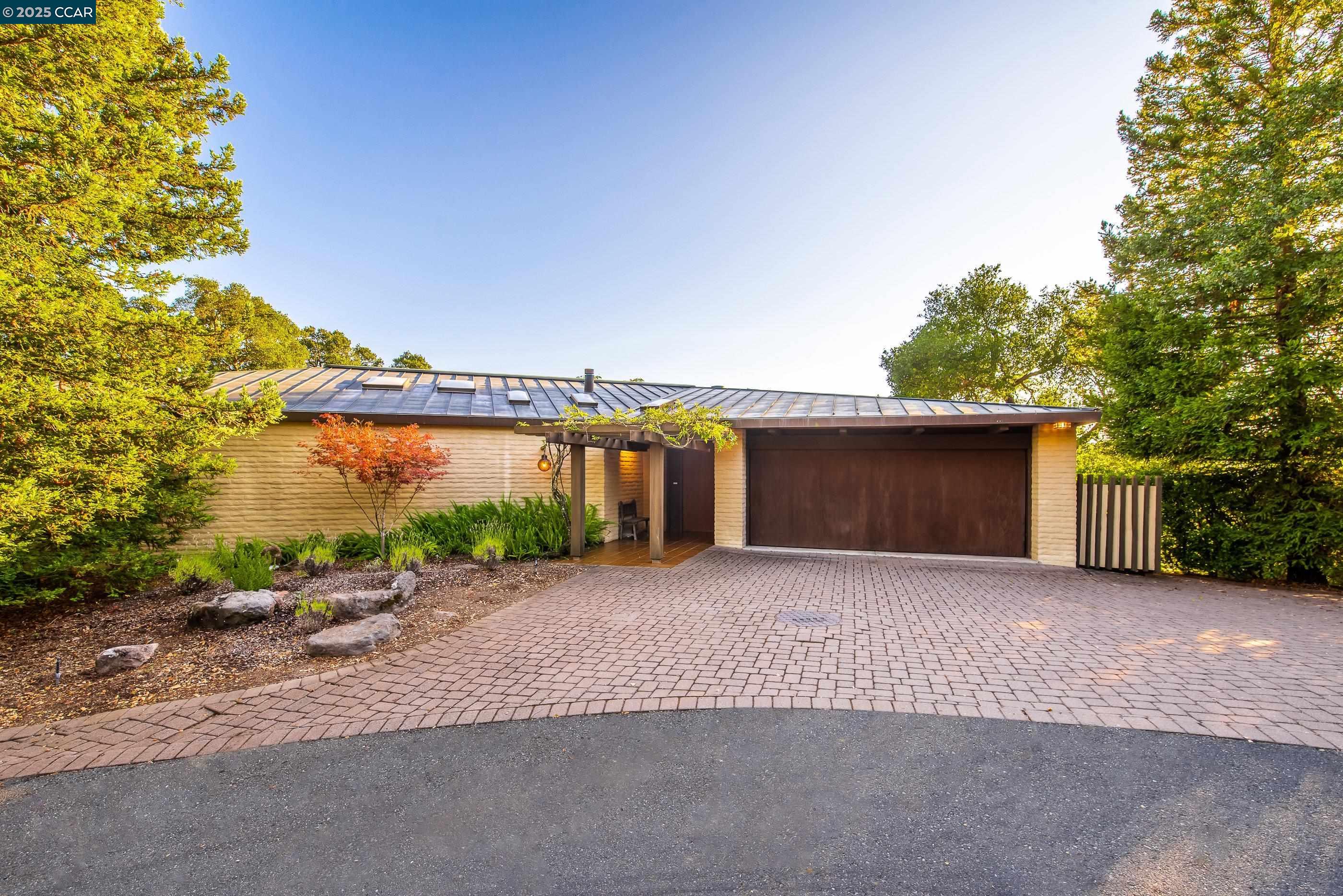 Detail Gallery Image 2 of 57 For 1275 Panorama Drive, Lafayette,  CA 94549 - 4 Beds | 3/1 Baths