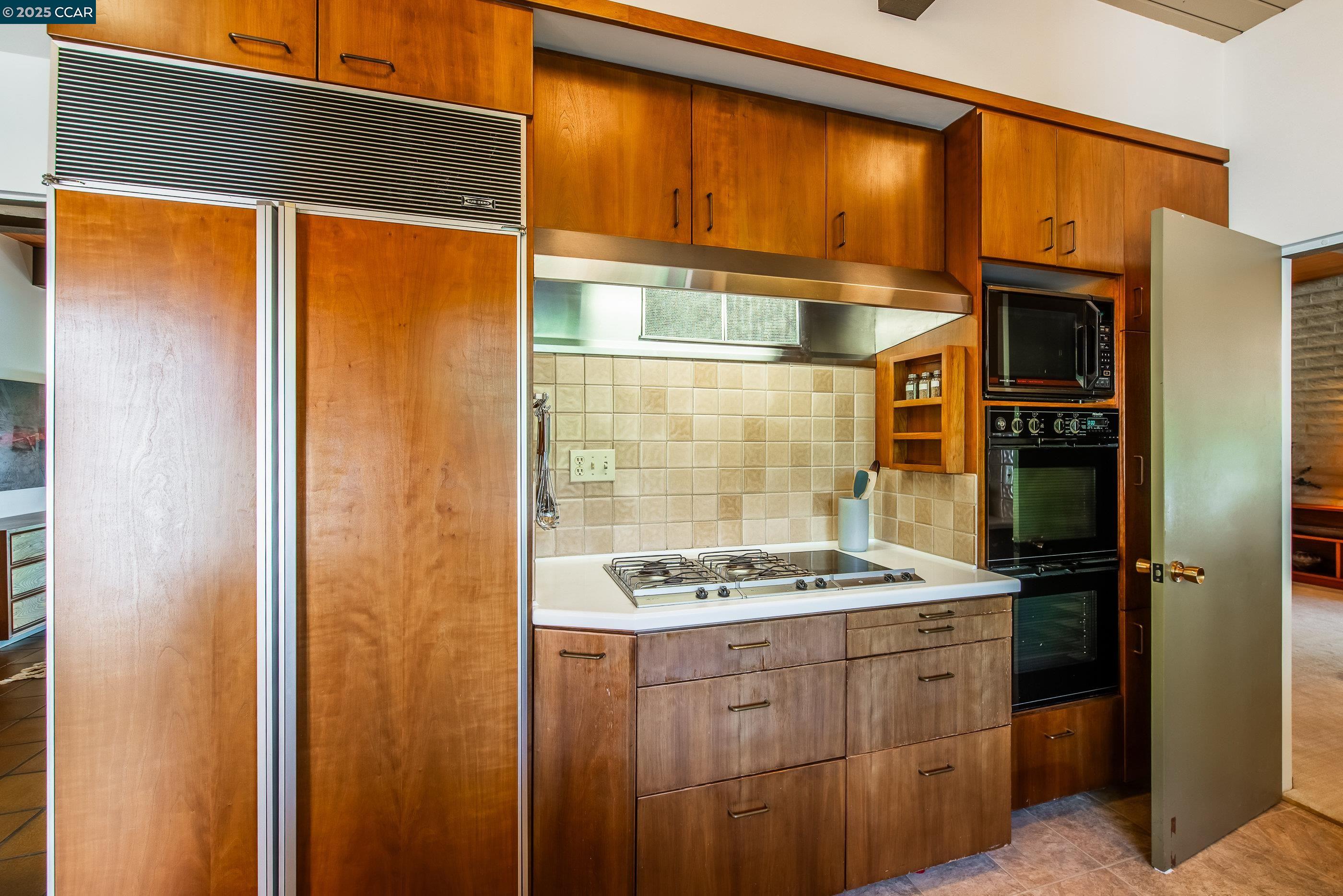 Detail Gallery Image 17 of 57 For 1275 Panorama Drive, Lafayette,  CA 94549 - 4 Beds | 3/1 Baths