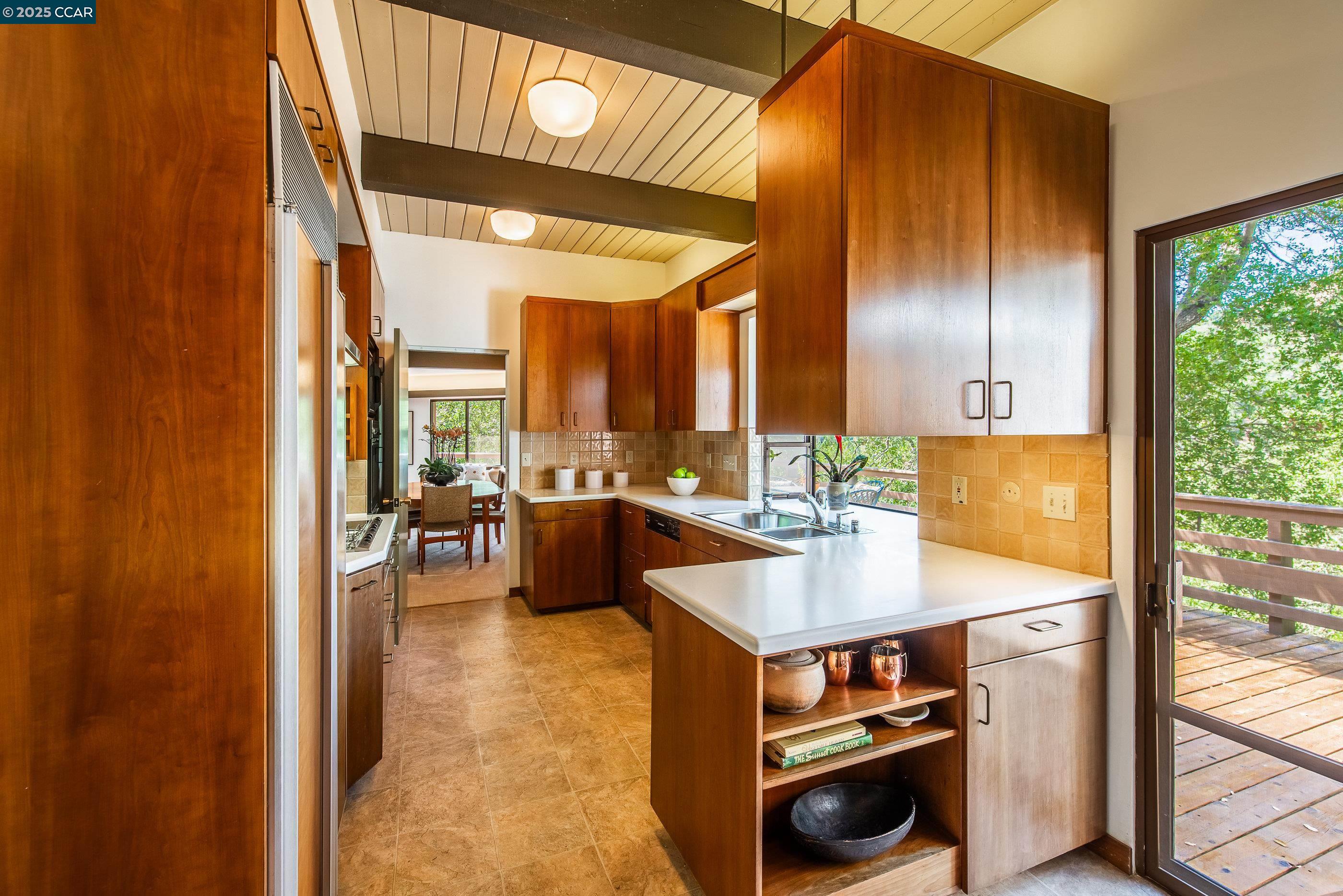 Detail Gallery Image 20 of 57 For 1275 Panorama Drive, Lafayette,  CA 94549 - 4 Beds | 3/1 Baths