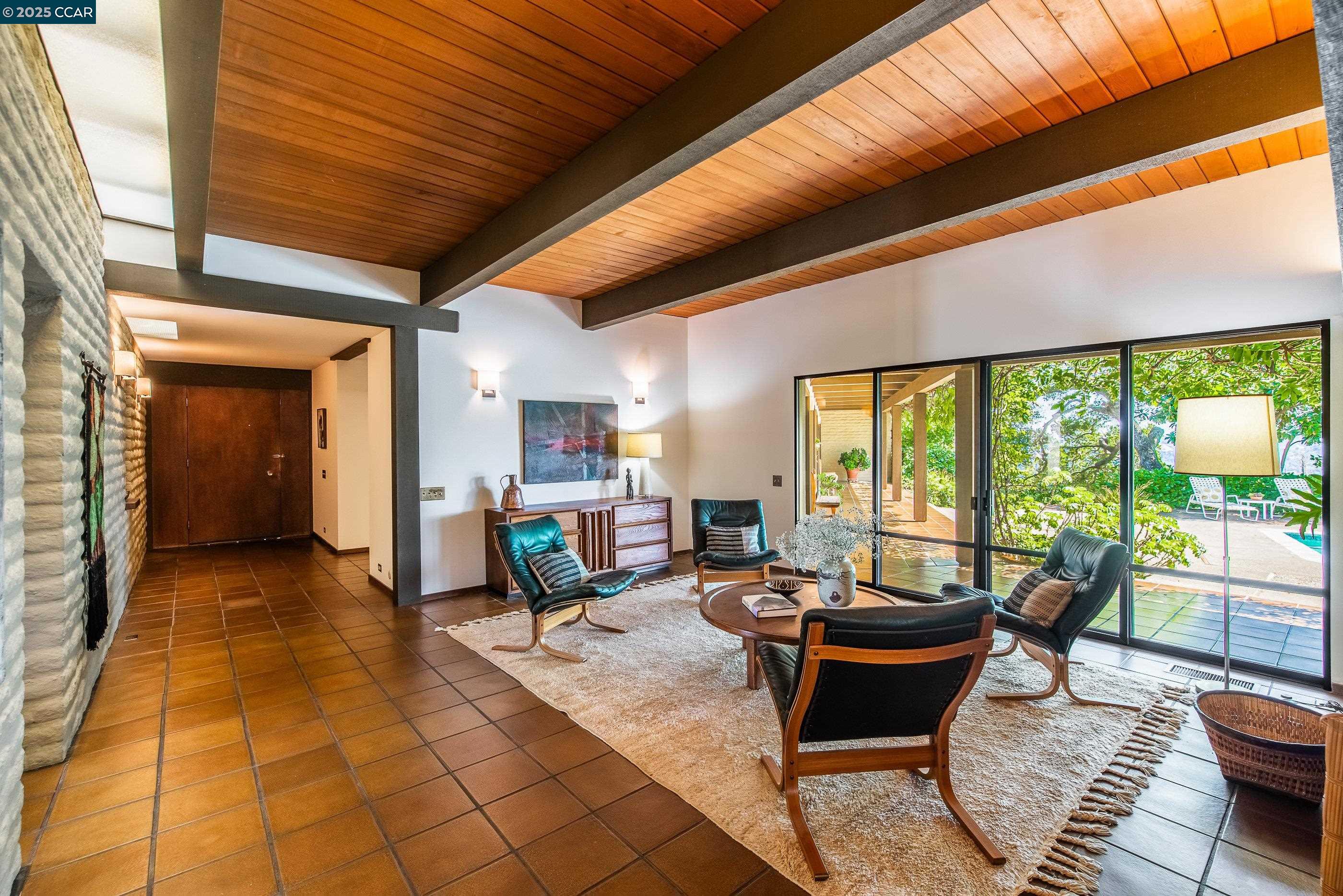 Detail Gallery Image 25 of 57 For 1275 Panorama Drive, Lafayette,  CA 94549 - 4 Beds | 3/1 Baths
