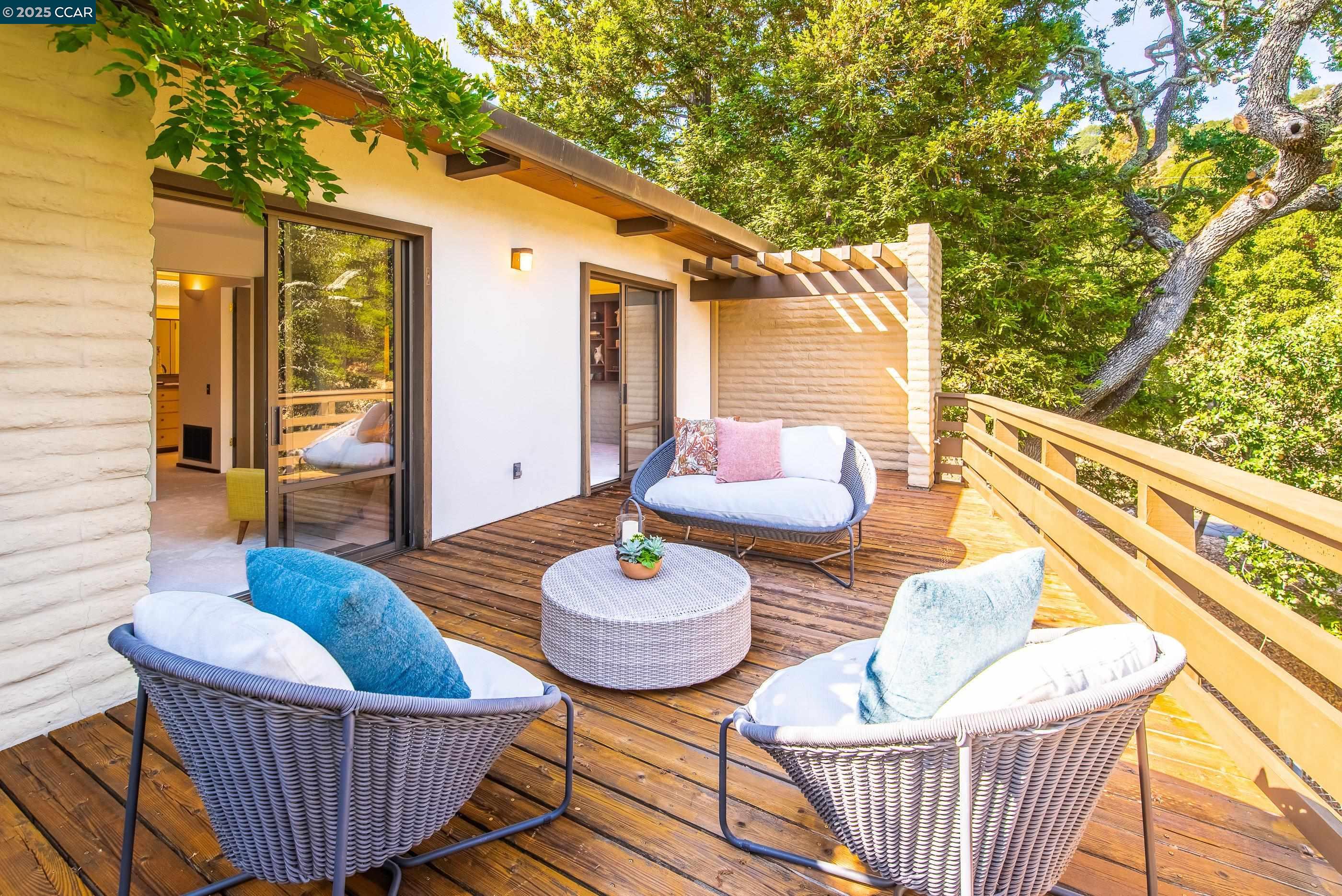 Detail Gallery Image 33 of 57 For 1275 Panorama Drive, Lafayette,  CA 94549 - 4 Beds | 3/1 Baths