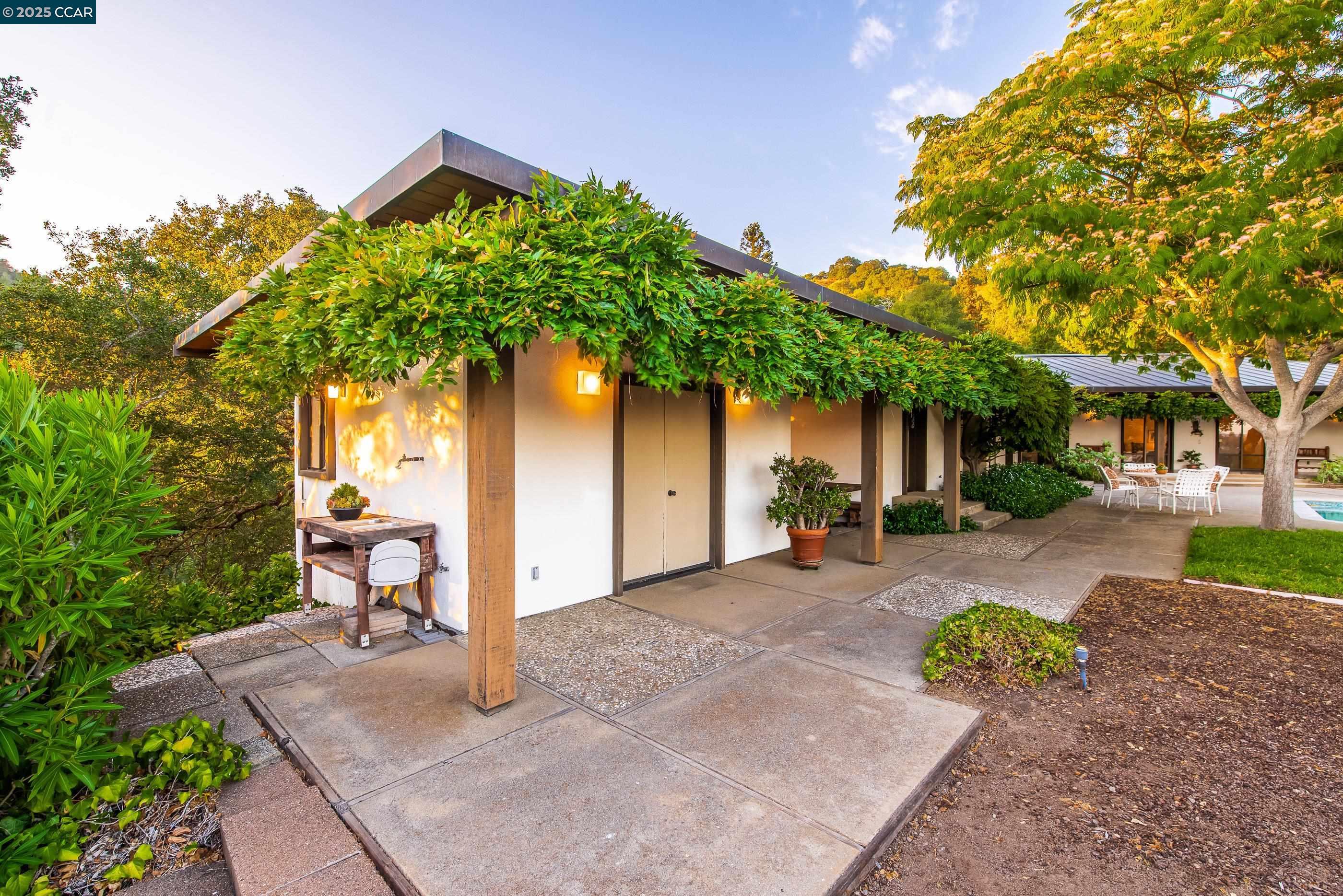 Detail Gallery Image 46 of 57 For 1275 Panorama Drive, Lafayette,  CA 94549 - 4 Beds | 3/1 Baths