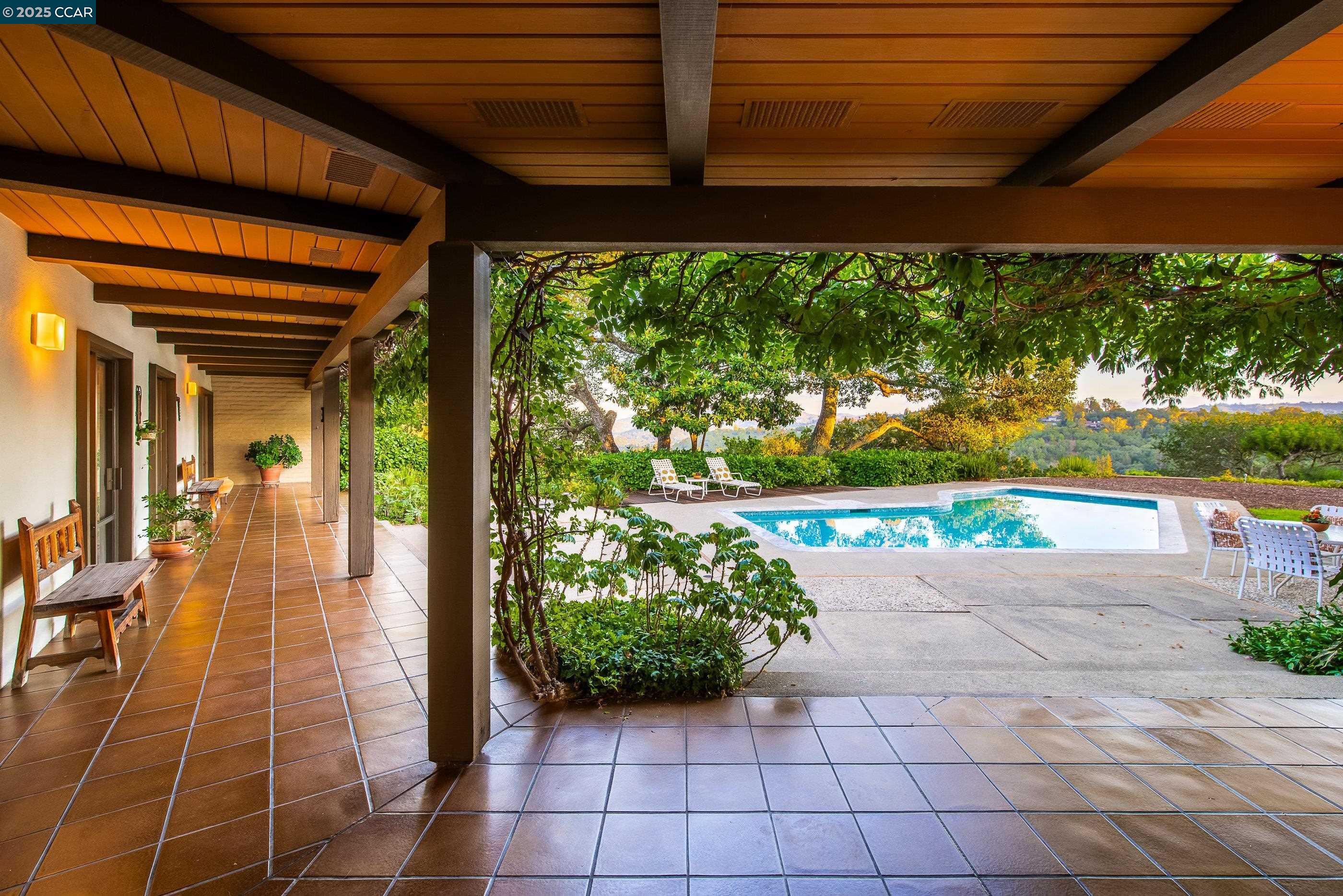 Detail Gallery Image 9 of 57 For 1275 Panorama Drive, Lafayette,  CA 94549 - 4 Beds | 3/1 Baths