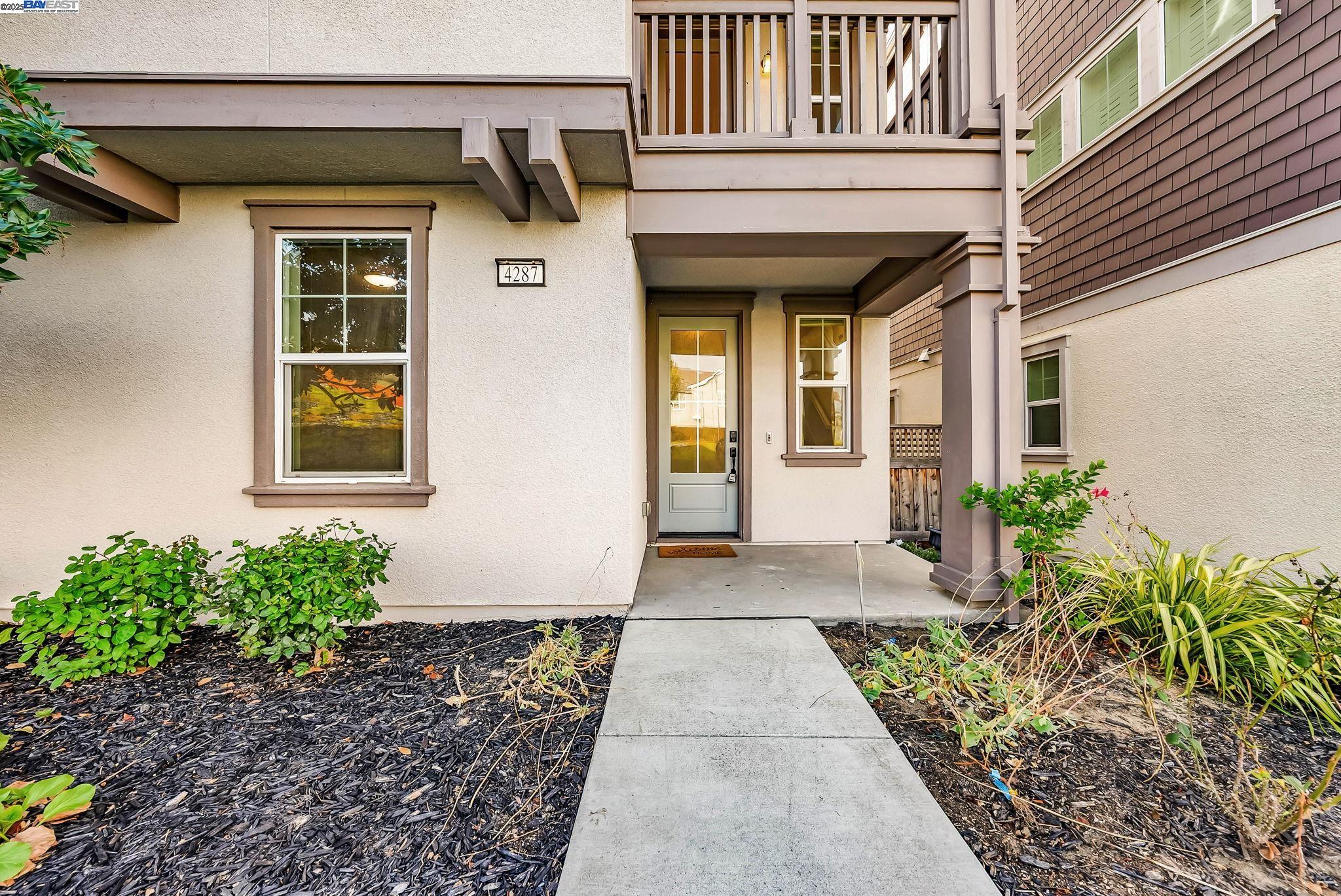 Detail Gallery Image 2 of 37 For 4287 Loyalton Rd, Dublin,  CA 94568 - 4 Beds | 3/1 Baths