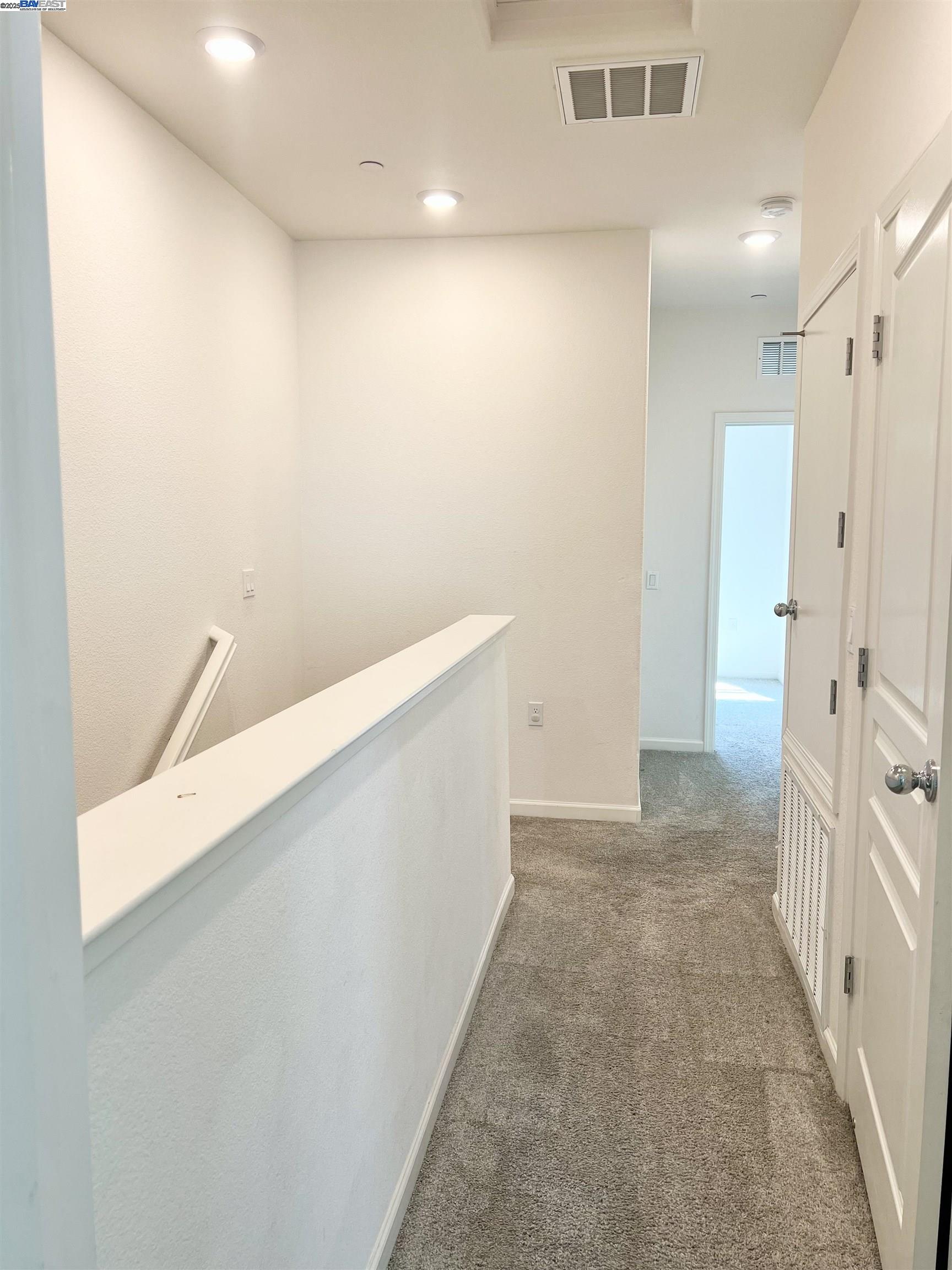 Detail Gallery Image 17 of 29 For 25350 Parklane Dr, Hayward,  CA 94544 - 4 Beds | 3/1 Baths