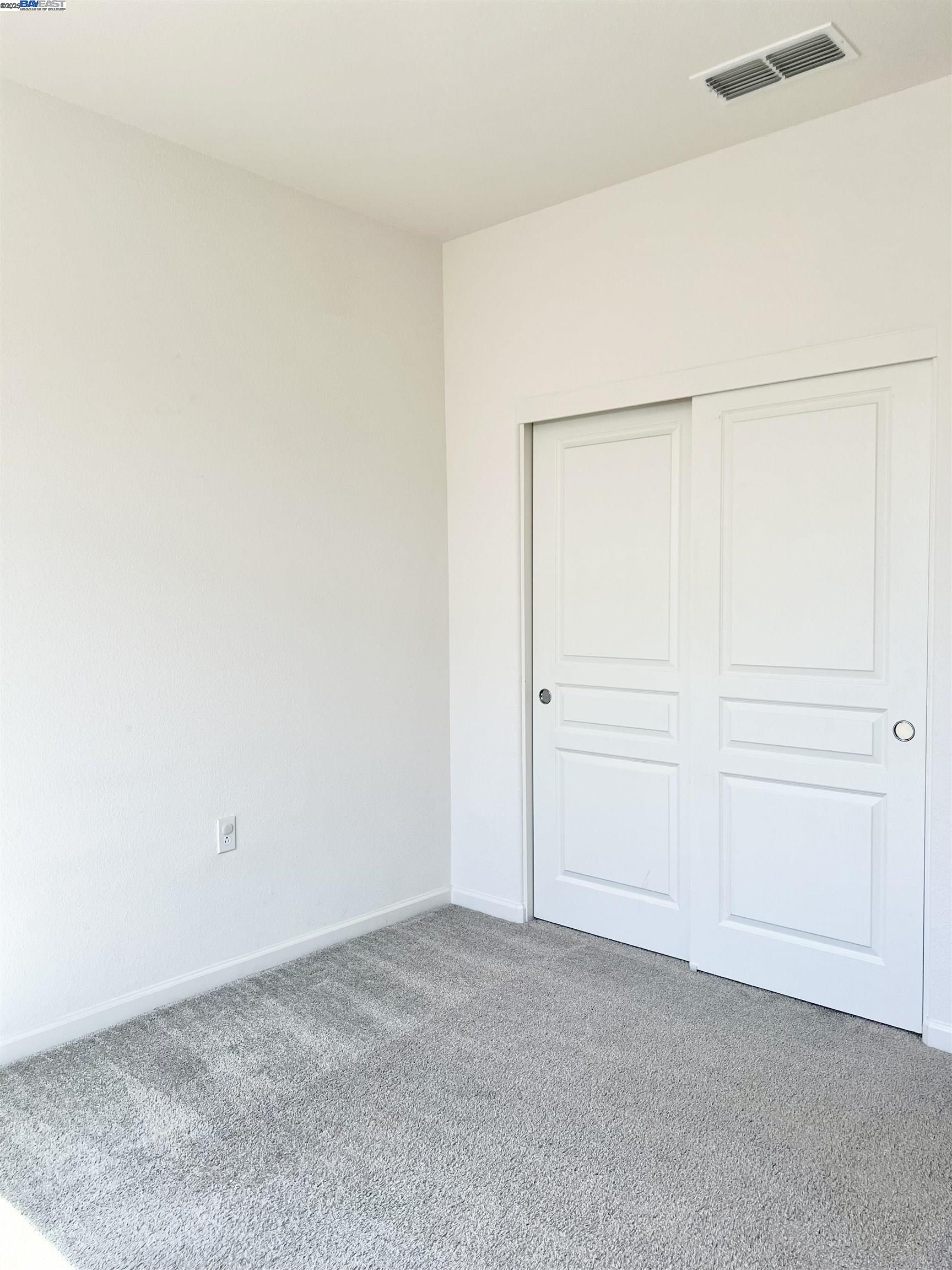 Detail Gallery Image 19 of 29 For 25350 Parklane Dr, Hayward,  CA 94544 - 4 Beds | 3/1 Baths