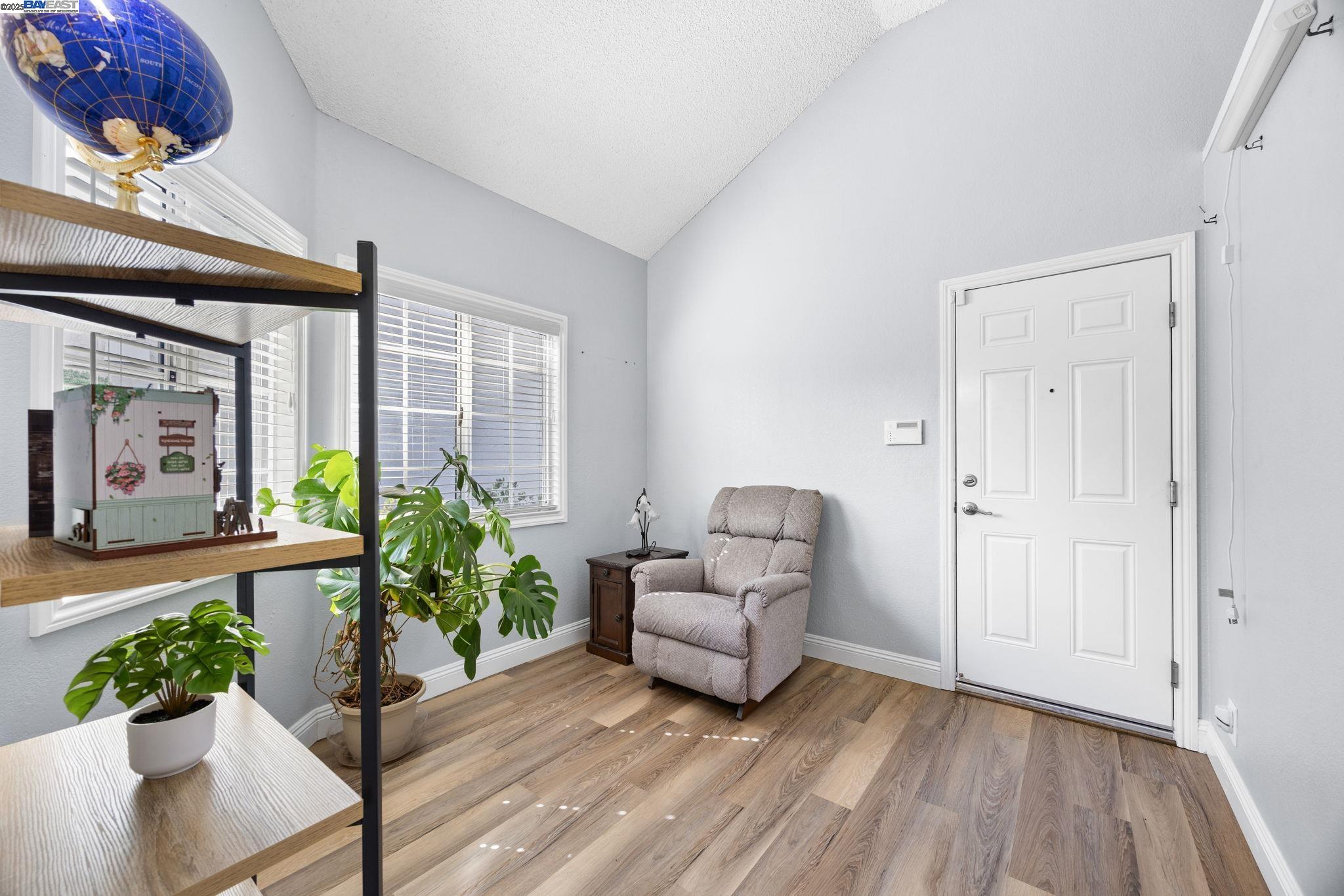 Detail Gallery Image 13 of 35 For 2041 Star Pine Way, San Leandro,  CA 94577 - 3 Beds | 2 Baths