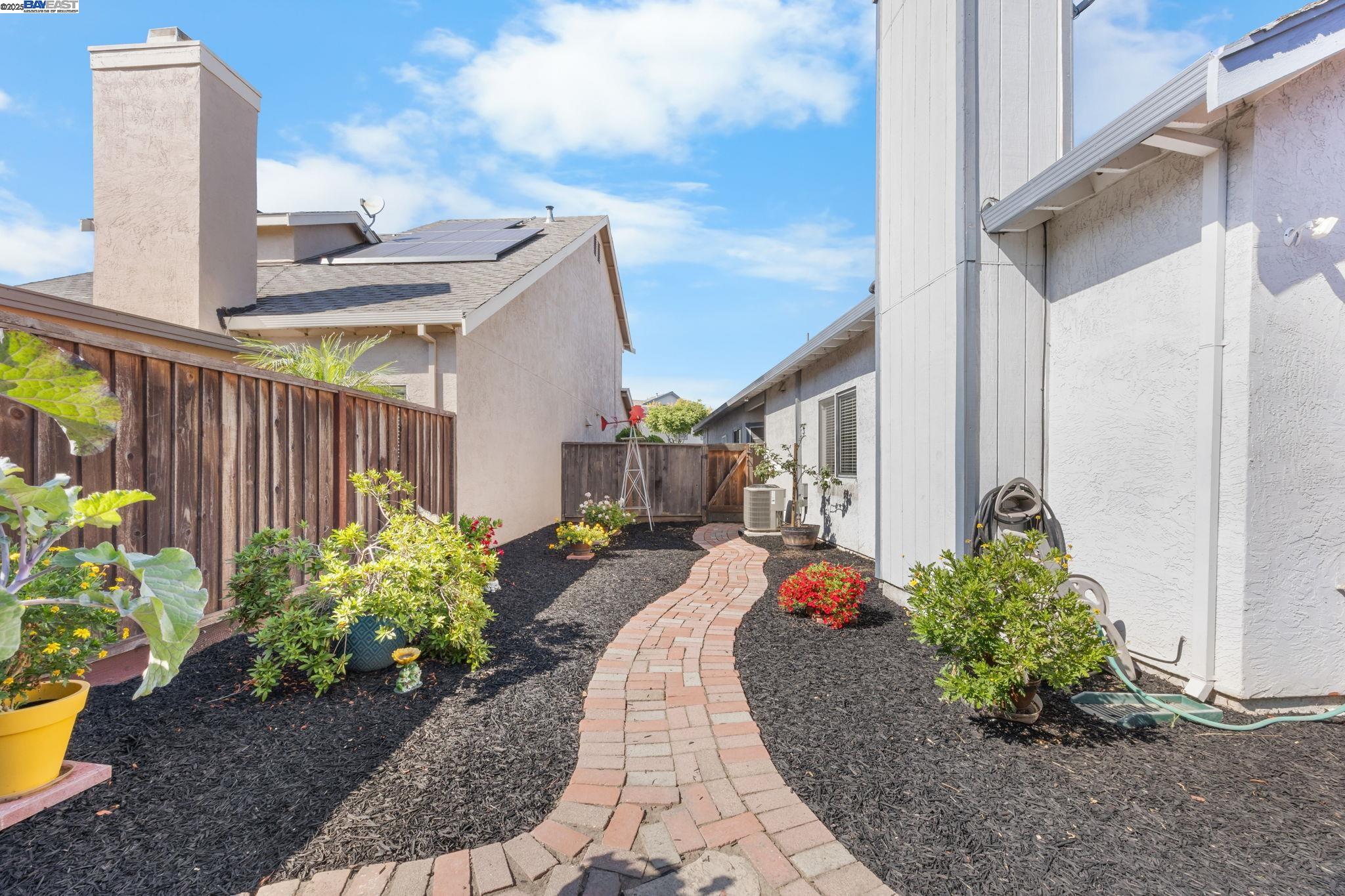 Detail Gallery Image 33 of 35 For 2041 Star Pine Way, San Leandro,  CA 94577 - 3 Beds | 2 Baths