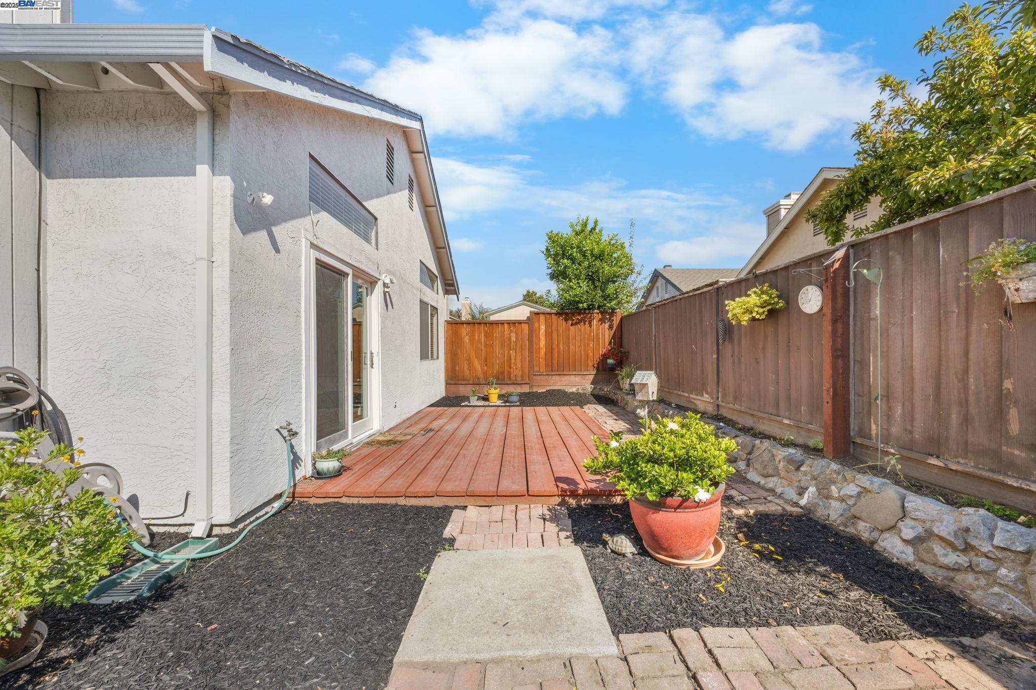 Detail Gallery Image 34 of 35 For 2041 Star Pine Way, San Leandro,  CA 94577 - 3 Beds | 2 Baths