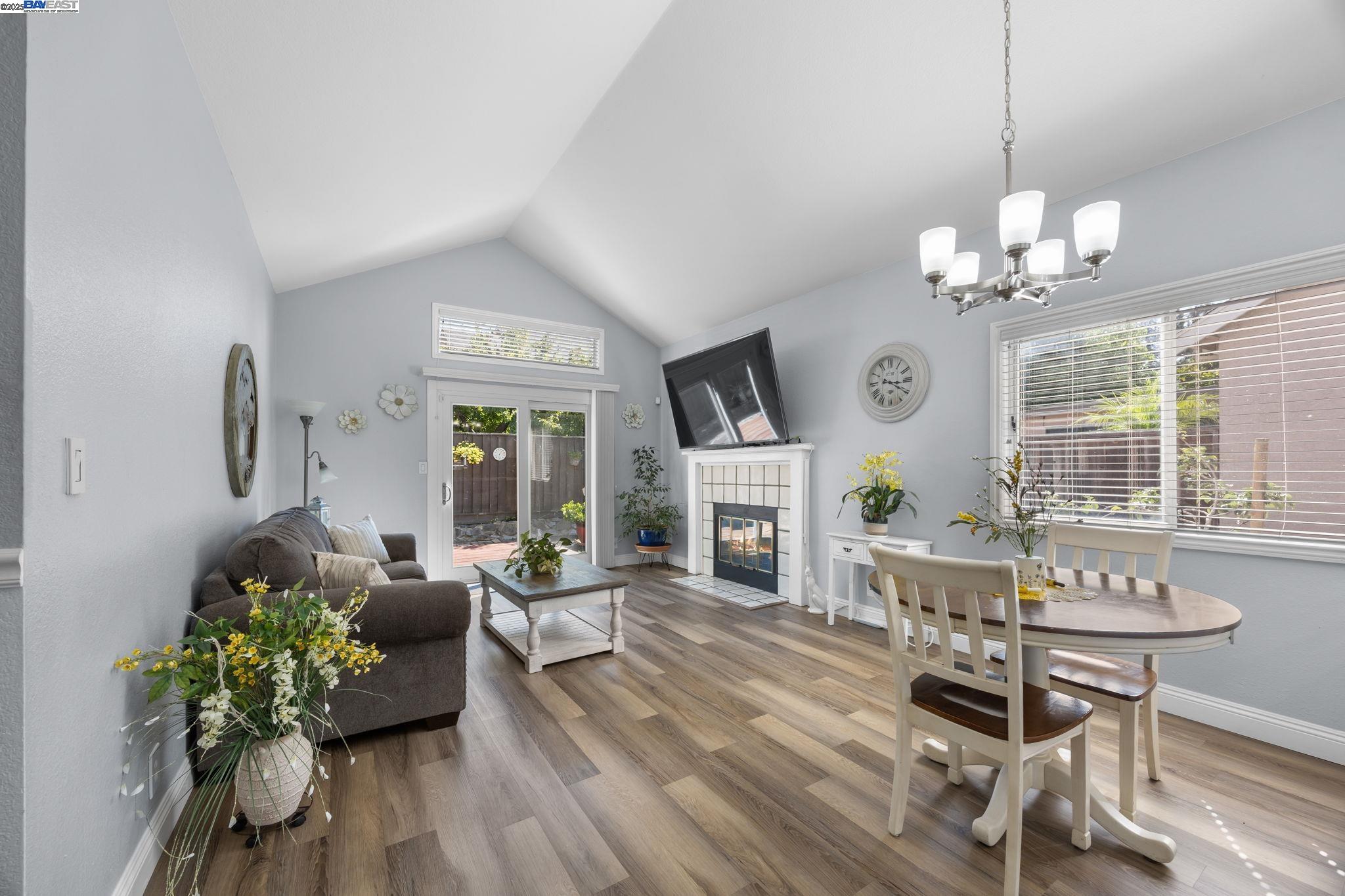 Detail Gallery Image 7 of 35 For 2041 Star Pine Way, San Leandro,  CA 94577 - 3 Beds | 2 Baths
