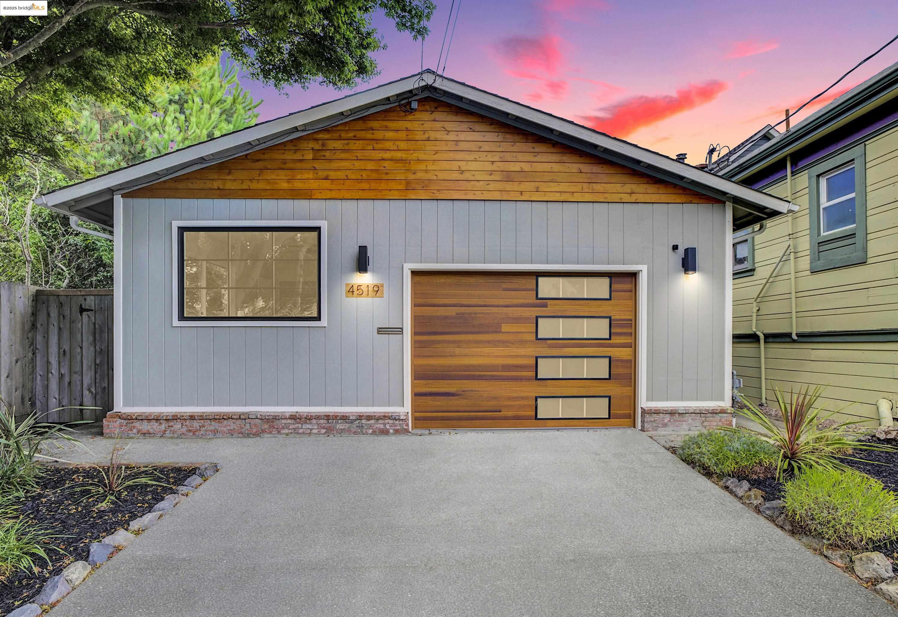 Detail Gallery Image 2 of 39 For 4519 Shafter Ave, Oakland,  CA 94609 - 3 Beds | 2 Baths