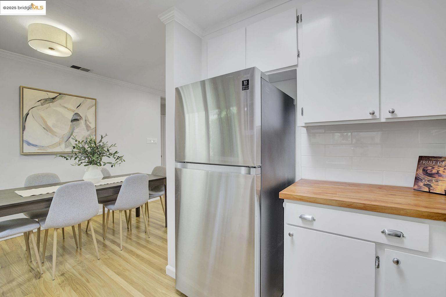 Detail Gallery Image 11 of 39 For 4519 Shafter Ave, Oakland,  CA 94609 - 3 Beds | 2 Baths