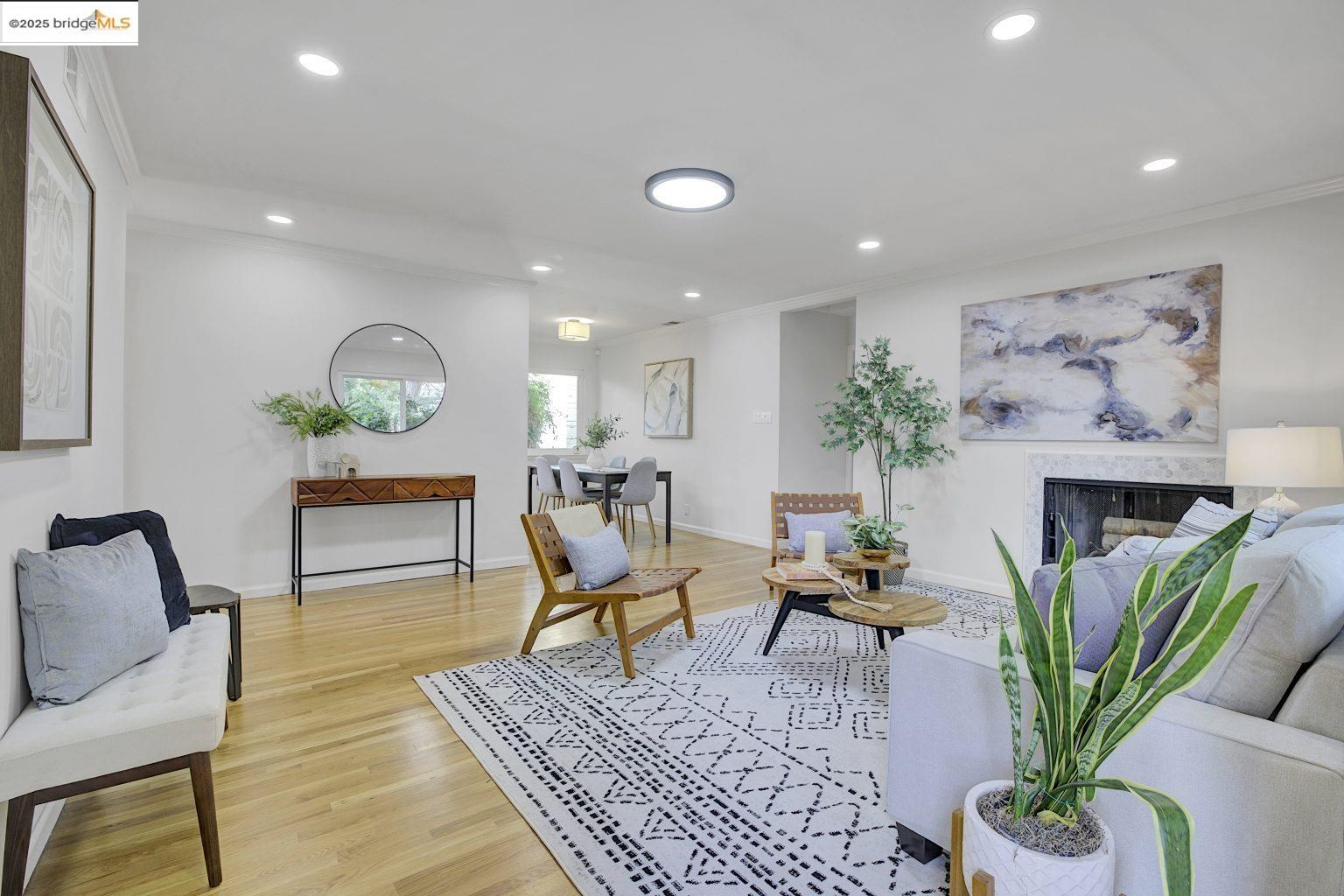 Detail Gallery Image 3 of 39 For 4519 Shafter Ave, Oakland,  CA 94609 - 3 Beds | 2 Baths