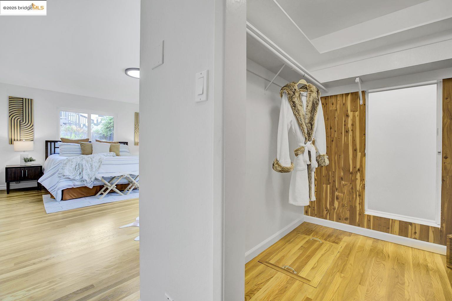 Detail Gallery Image 28 of 39 For 4519 Shafter Ave, Oakland,  CA 94609 - 3 Beds | 2 Baths