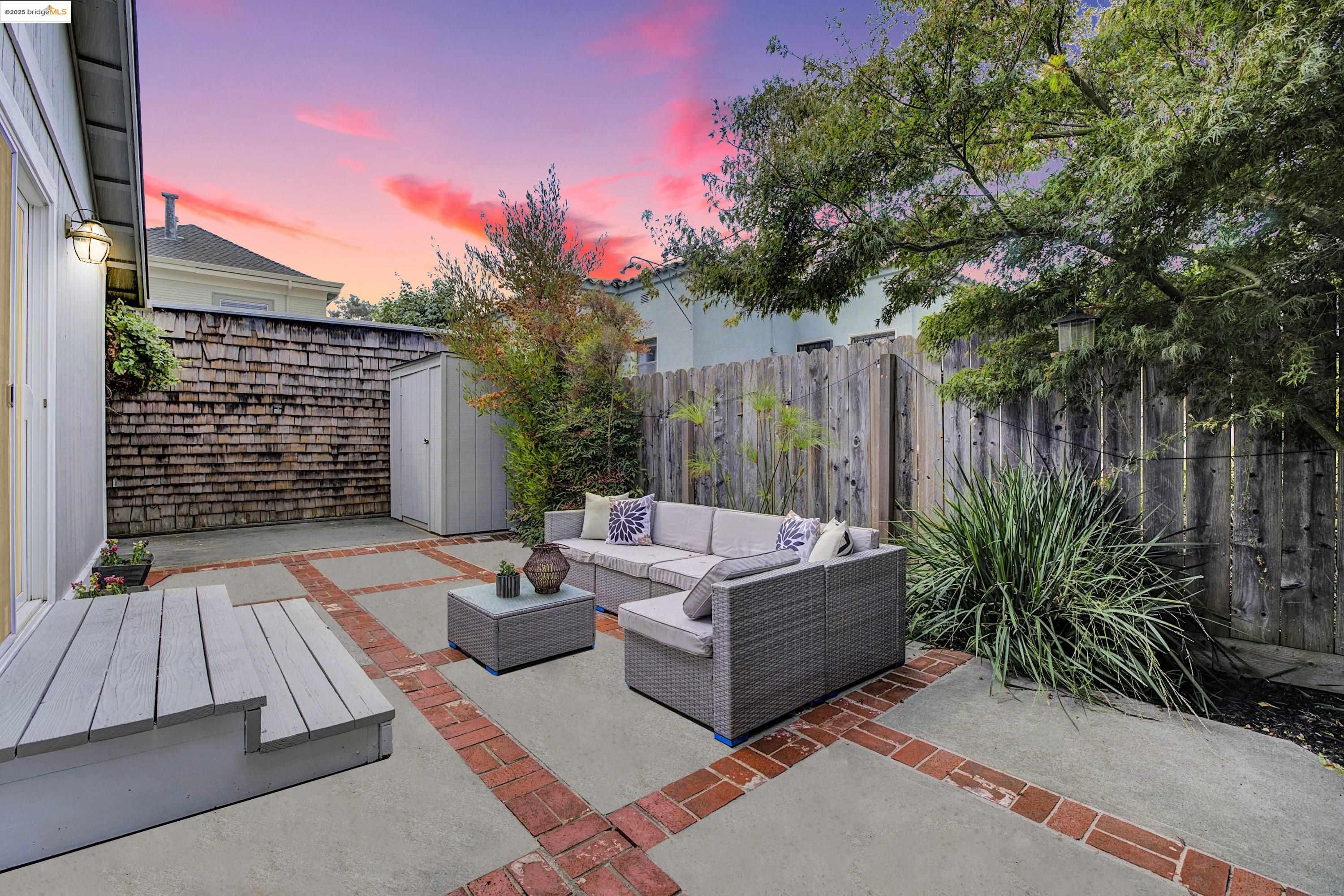 Detail Gallery Image 33 of 39 For 4519 Shafter Ave, Oakland,  CA 94609 - 3 Beds | 2 Baths