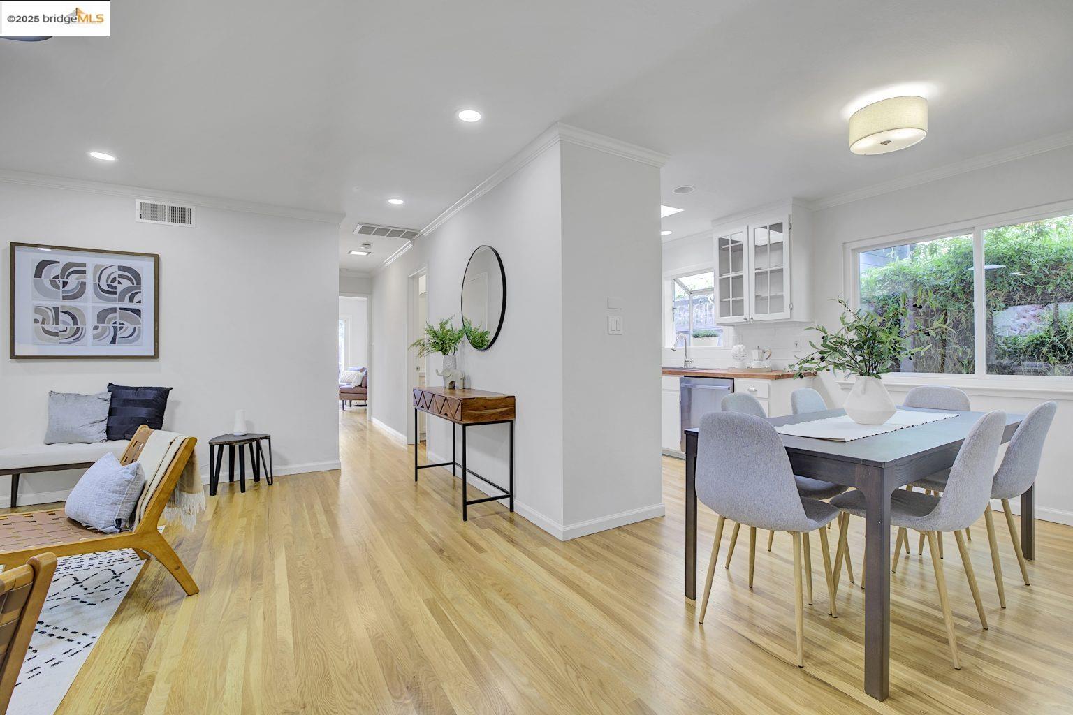 Detail Gallery Image 7 of 39 For 4519 Shafter Ave, Oakland,  CA 94609 - 3 Beds | 2 Baths
