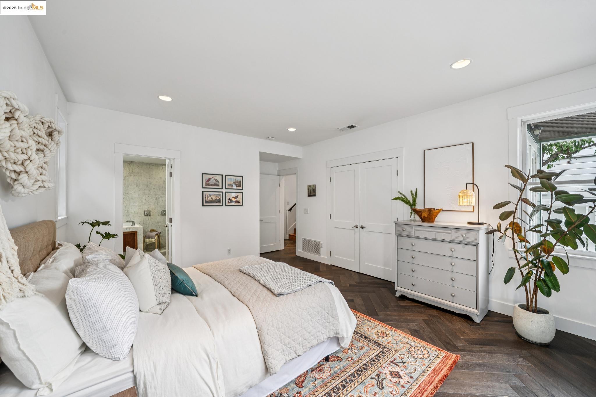 Photo #8: 41111356 Listing: Photo #8