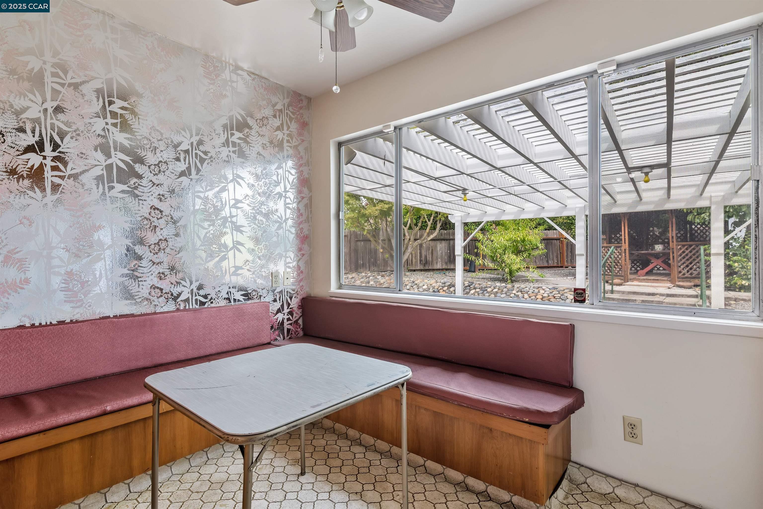 Detail Gallery Image 12 of 31 For 540 Hamilton Way, Pleasanton,  CA 94566 - 4 Beds | 3/1 Baths