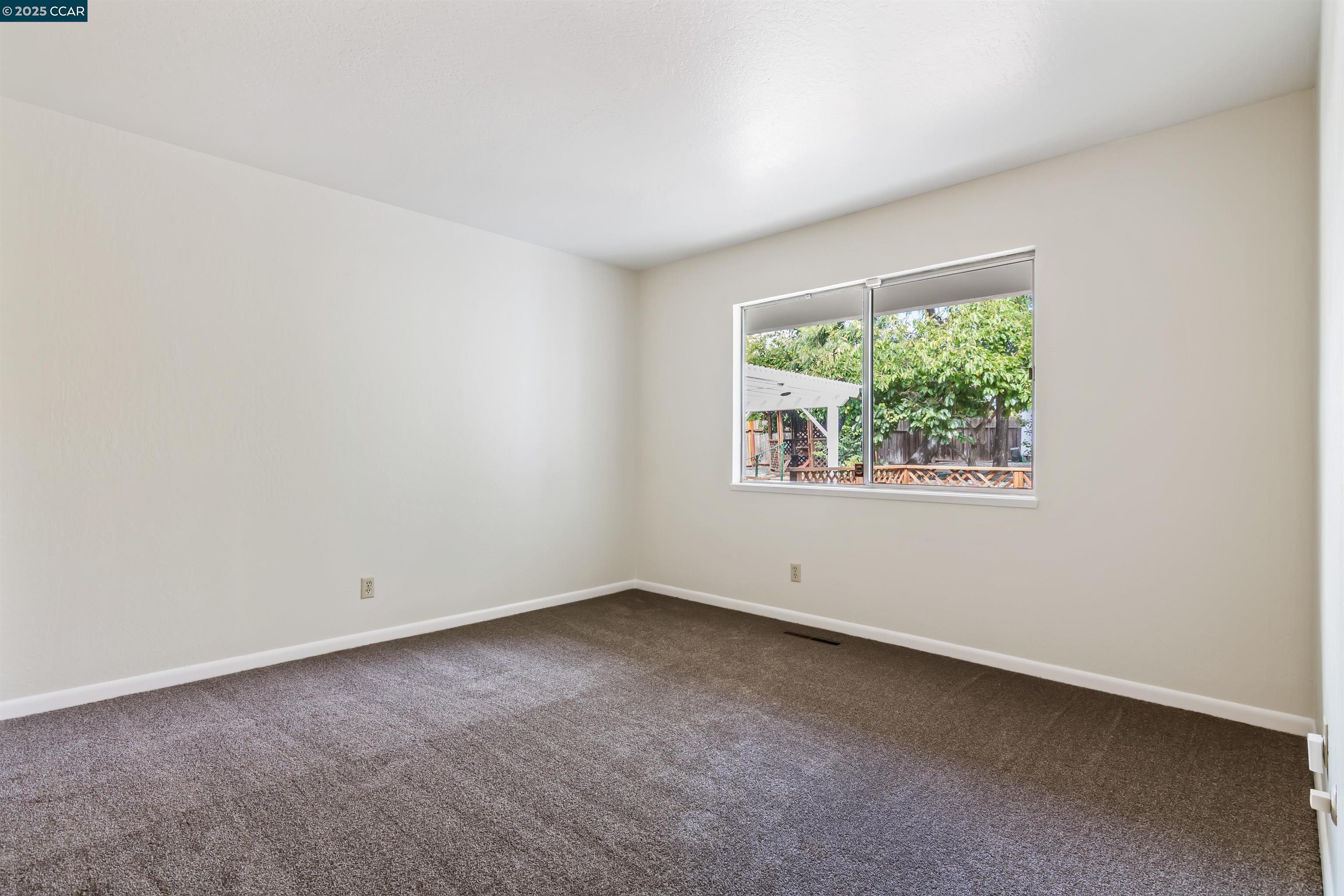 Detail Gallery Image 19 of 31 For 540 Hamilton Way, Pleasanton,  CA 94566 - 4 Beds | 3/1 Baths
