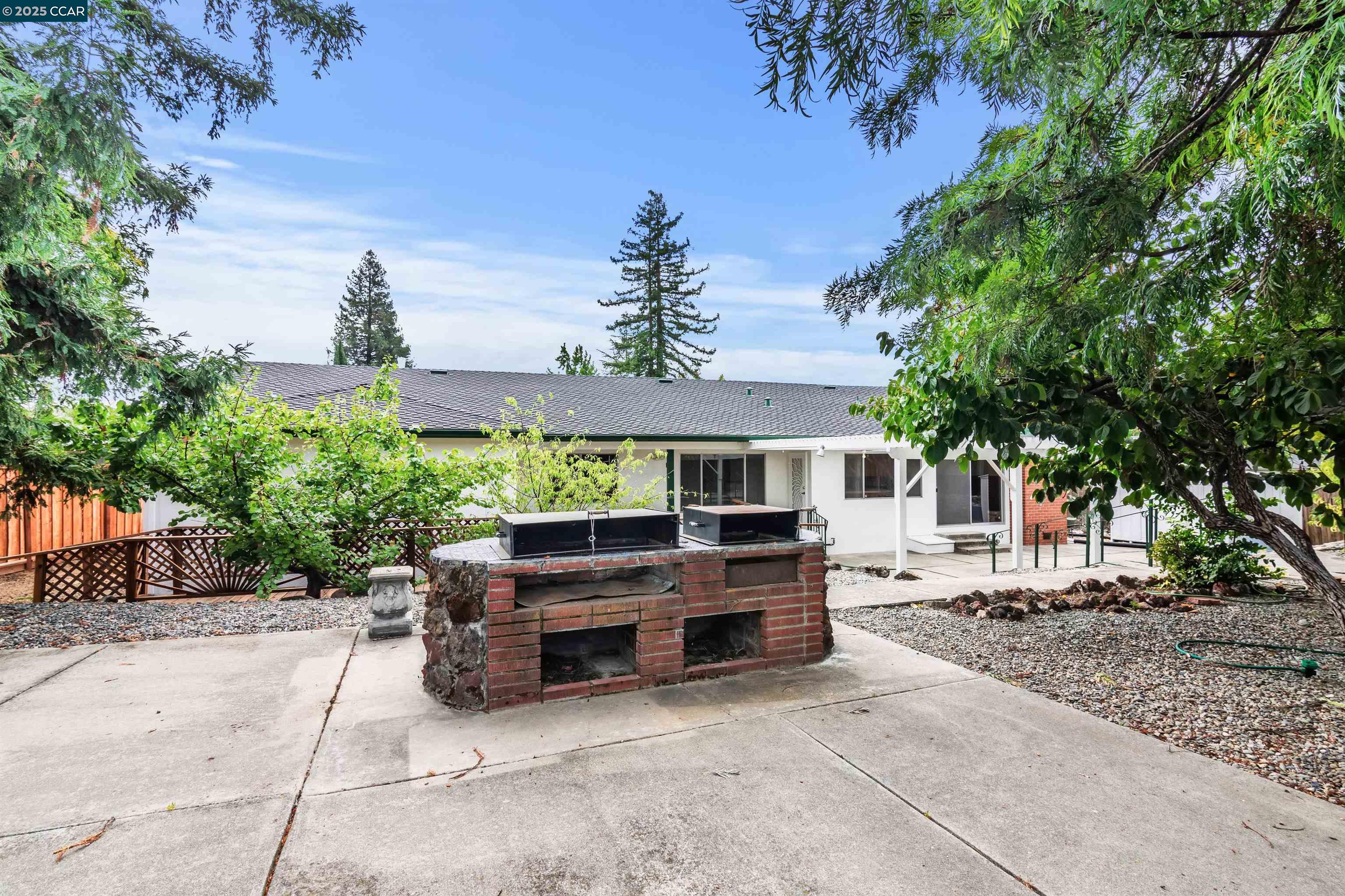 Detail Gallery Image 24 of 31 For 540 Hamilton Way, Pleasanton,  CA 94566 - 4 Beds | 3/1 Baths