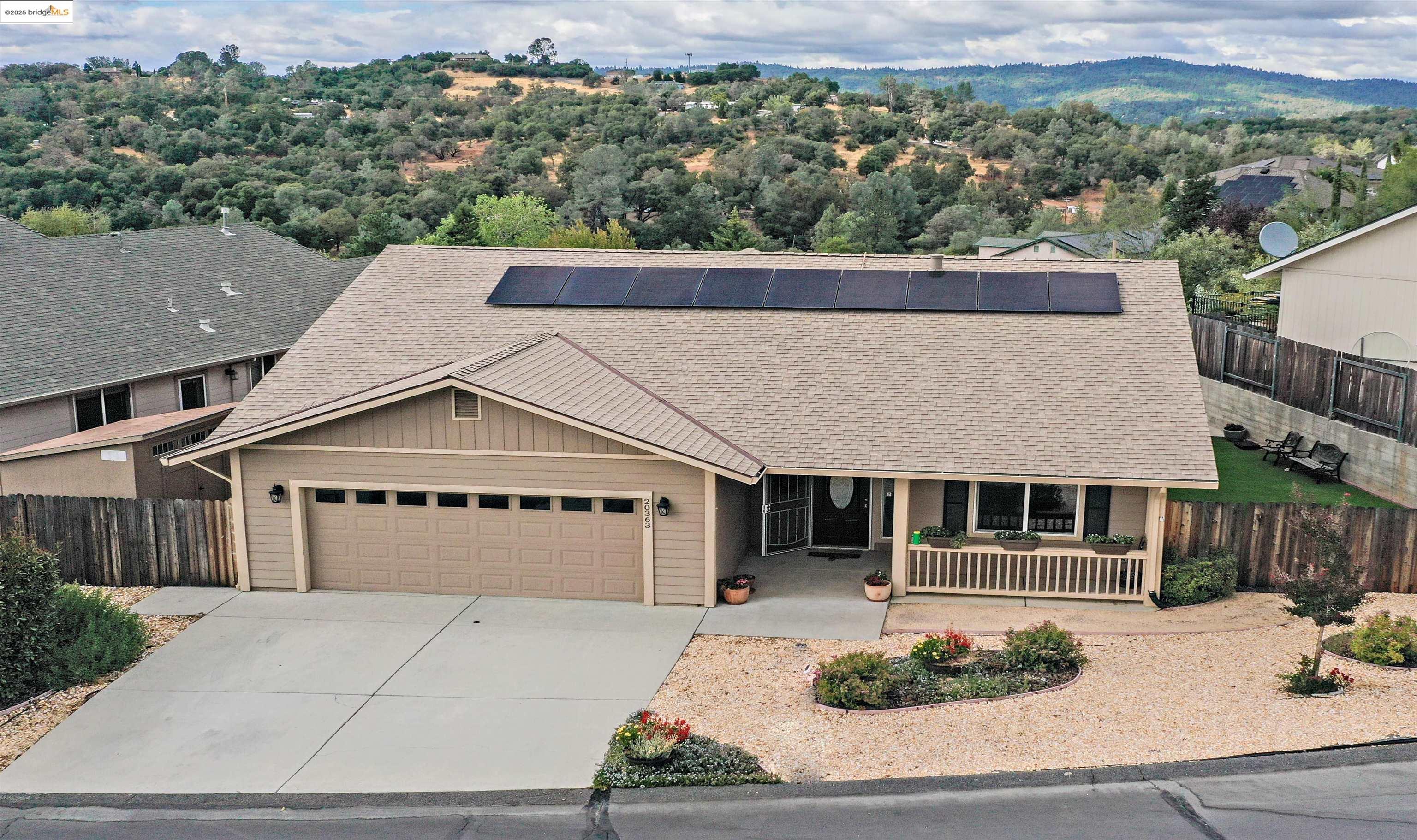 Detail Gallery Image 2 of 52 For 20363 Starr King Dr., Soulsbyville,  CA 95372 - 3 Beds | 2 Baths