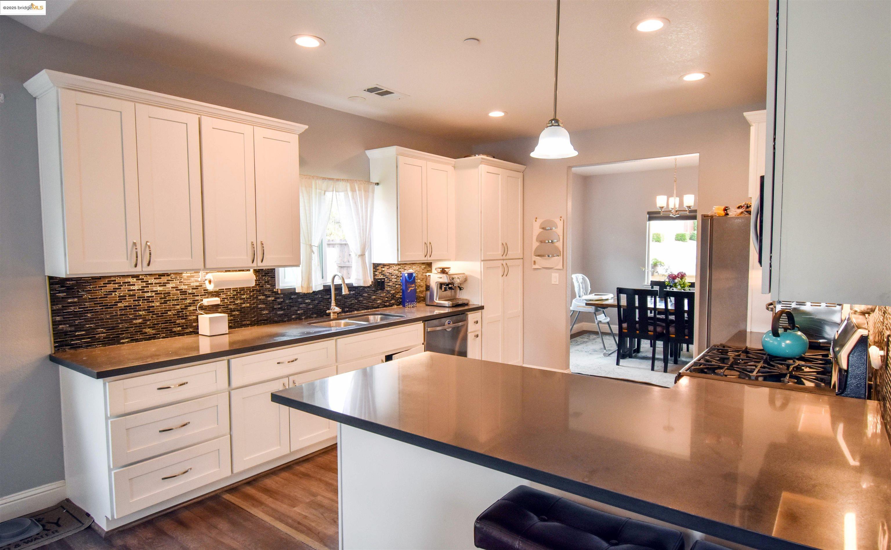 Detail Gallery Image 13 of 52 For 20363 Starr King Dr., Soulsbyville,  CA 95372 - 3 Beds | 2 Baths