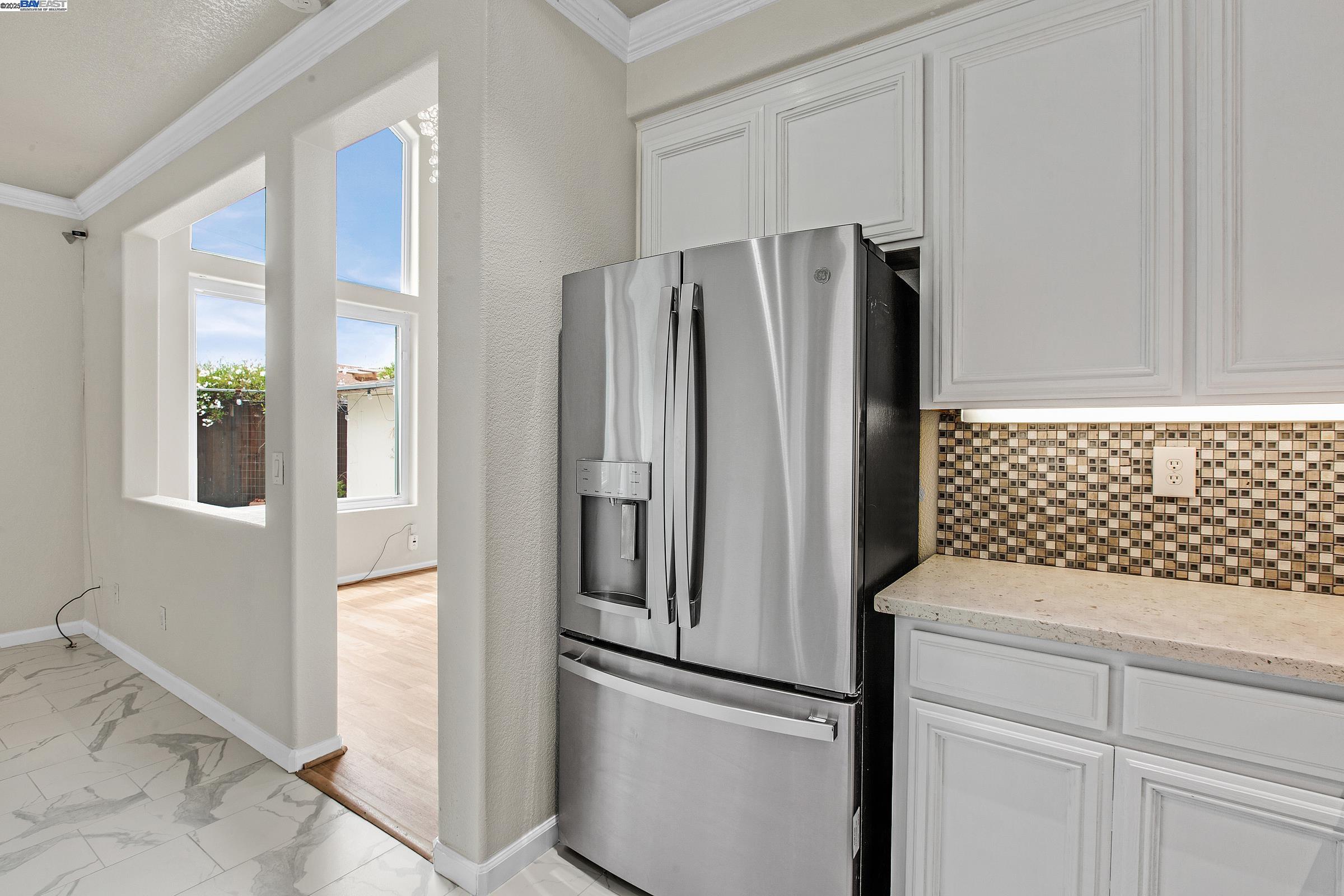 Detail Gallery Image 11 of 37 For 1205 Amber Ct, San Leandro,  CA 94577 - 4 Beds | 2/1 Baths