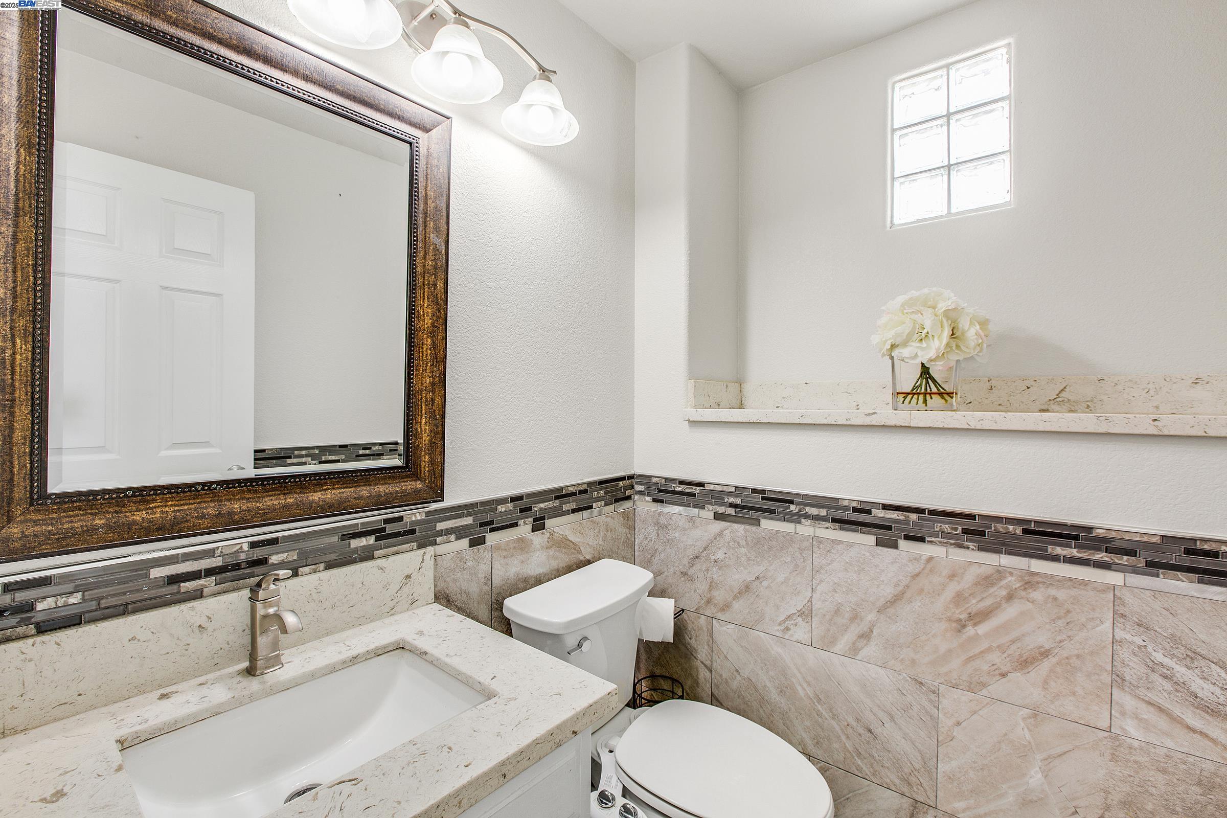 Detail Gallery Image 13 of 37 For 1205 Amber Ct, San Leandro,  CA 94577 - 4 Beds | 2/1 Baths