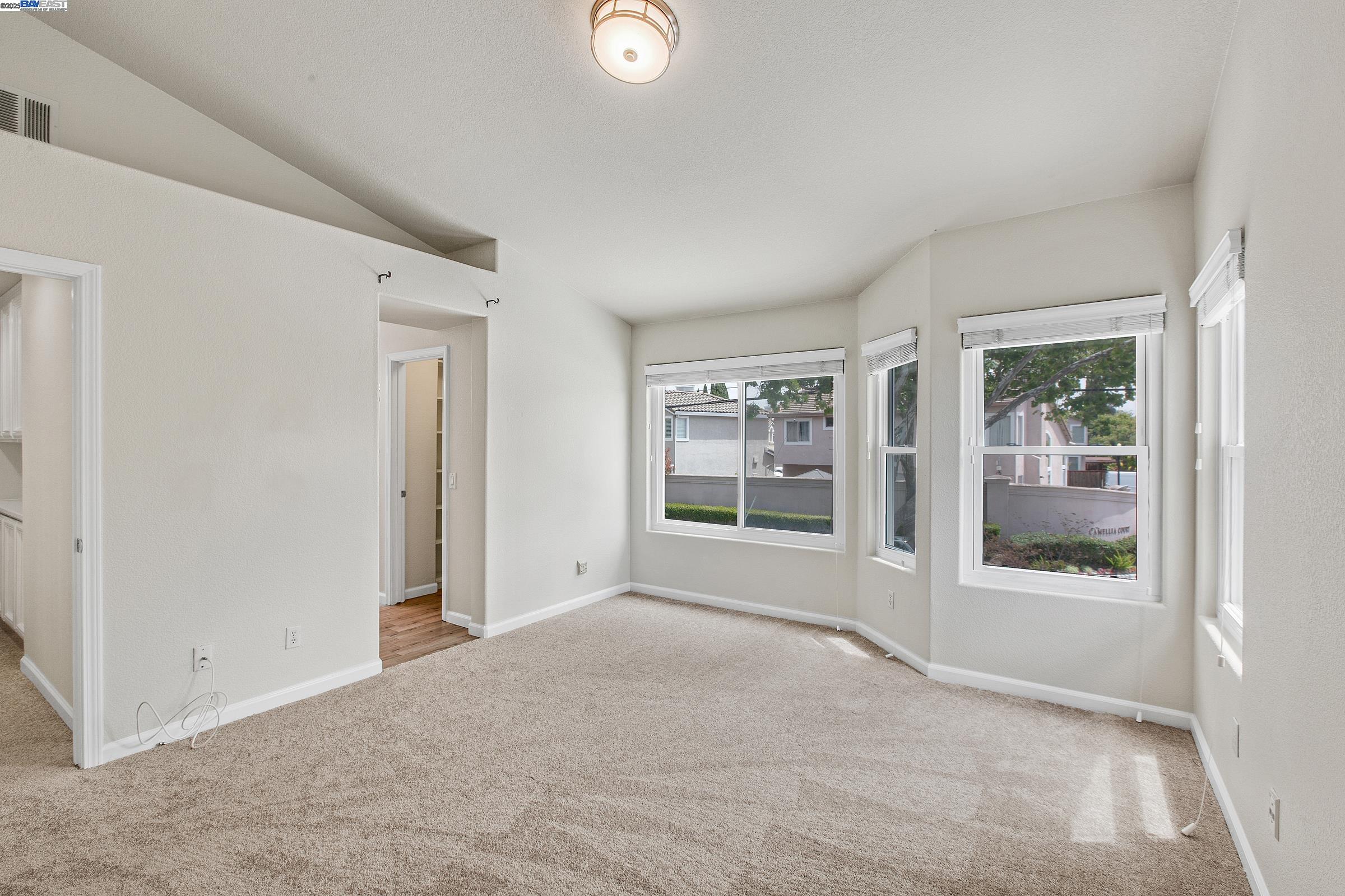 Detail Gallery Image 14 of 37 For 1205 Amber Ct, San Leandro,  CA 94577 - 4 Beds | 2/1 Baths