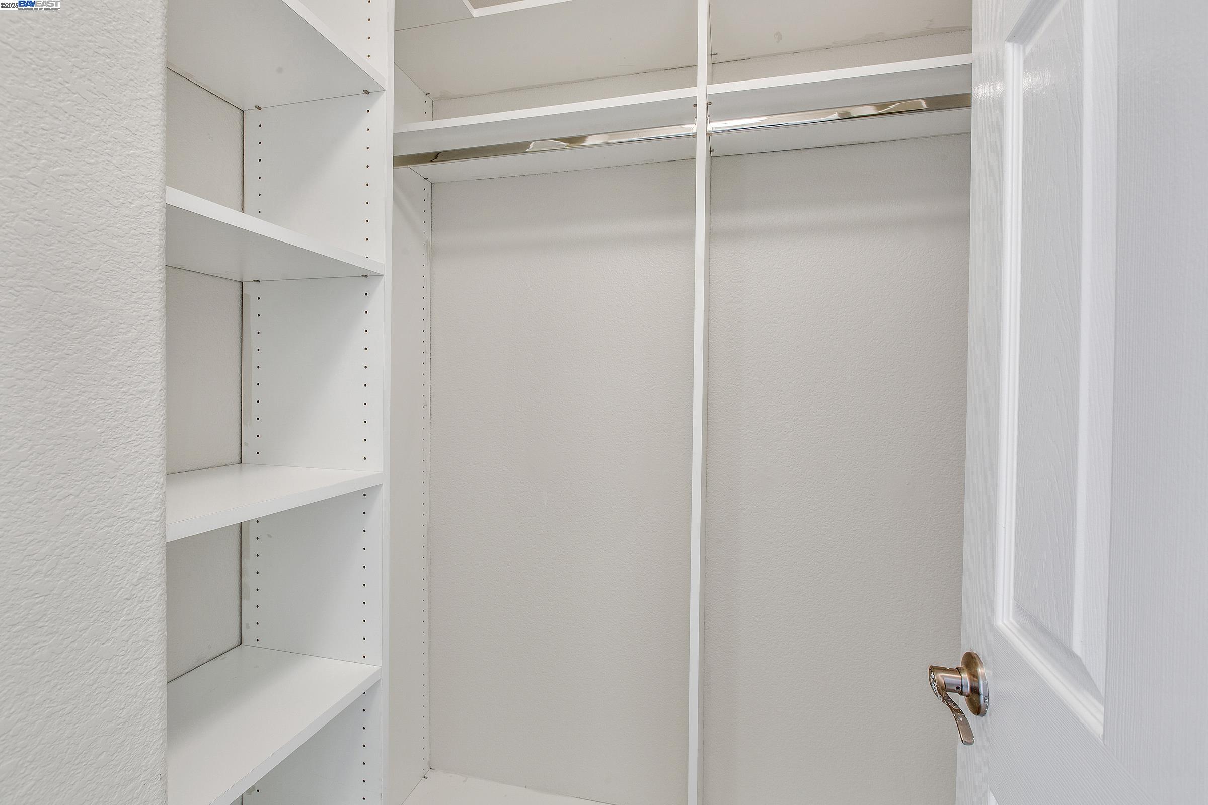 Detail Gallery Image 16 of 37 For 1205 Amber Ct, San Leandro,  CA 94577 - 4 Beds | 2/1 Baths