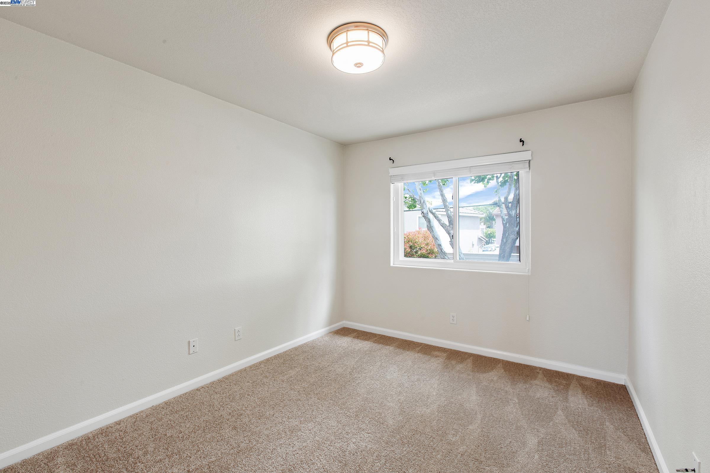 Detail Gallery Image 19 of 37 For 1205 Amber Ct, San Leandro,  CA 94577 - 4 Beds | 2/1 Baths