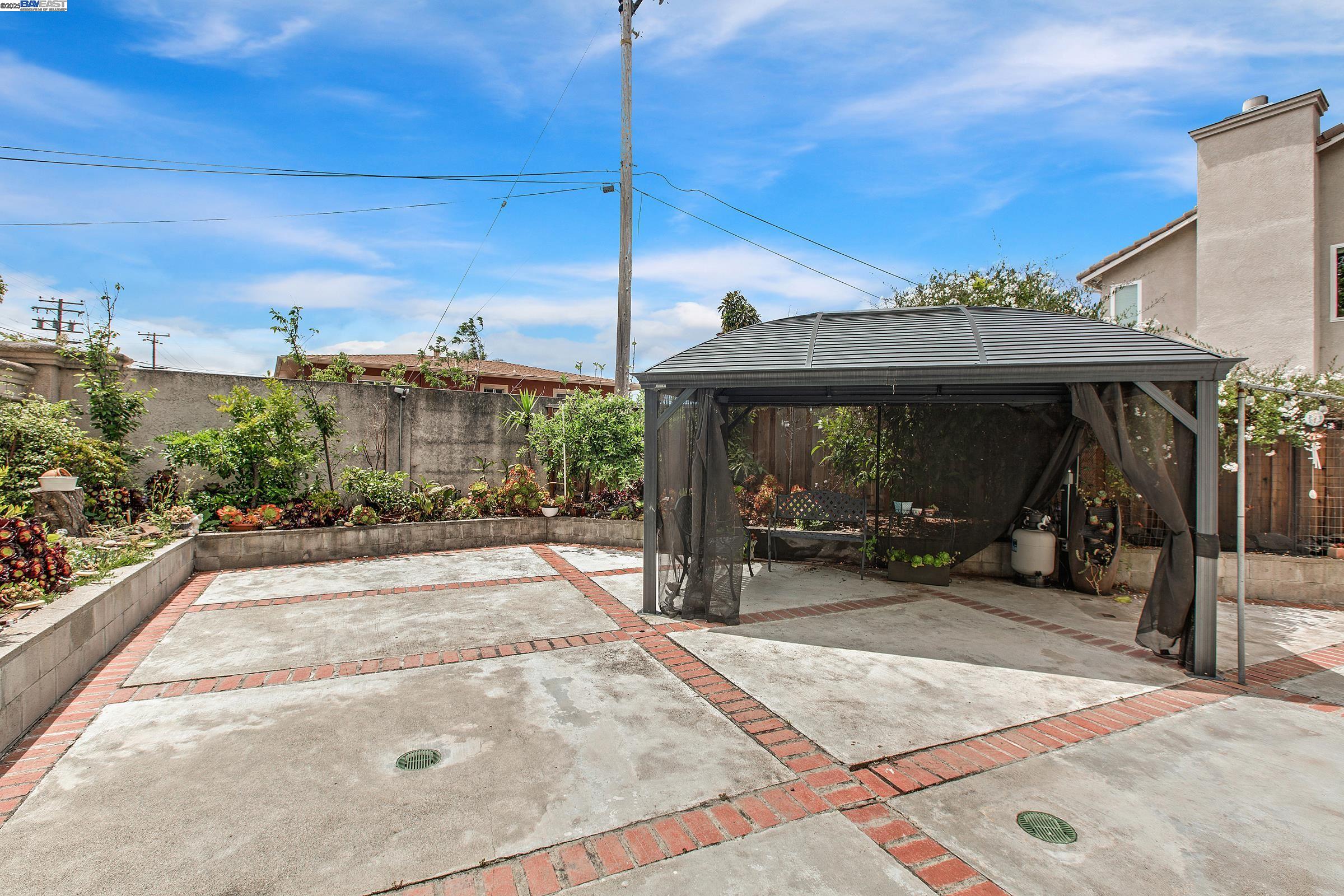 Detail Gallery Image 26 of 37 For 1205 Amber Ct, San Leandro,  CA 94577 - 4 Beds | 2/1 Baths