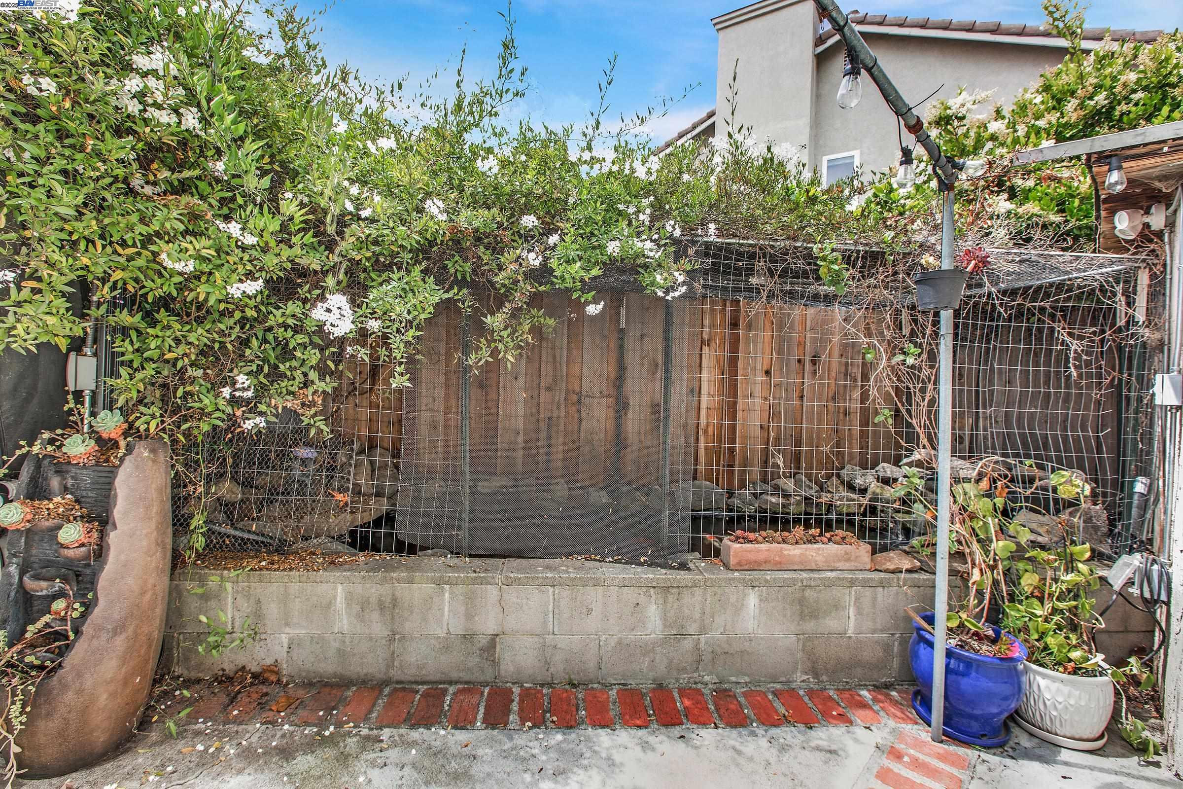 Detail Gallery Image 29 of 37 For 1205 Amber Ct, San Leandro,  CA 94577 - 4 Beds | 2/1 Baths