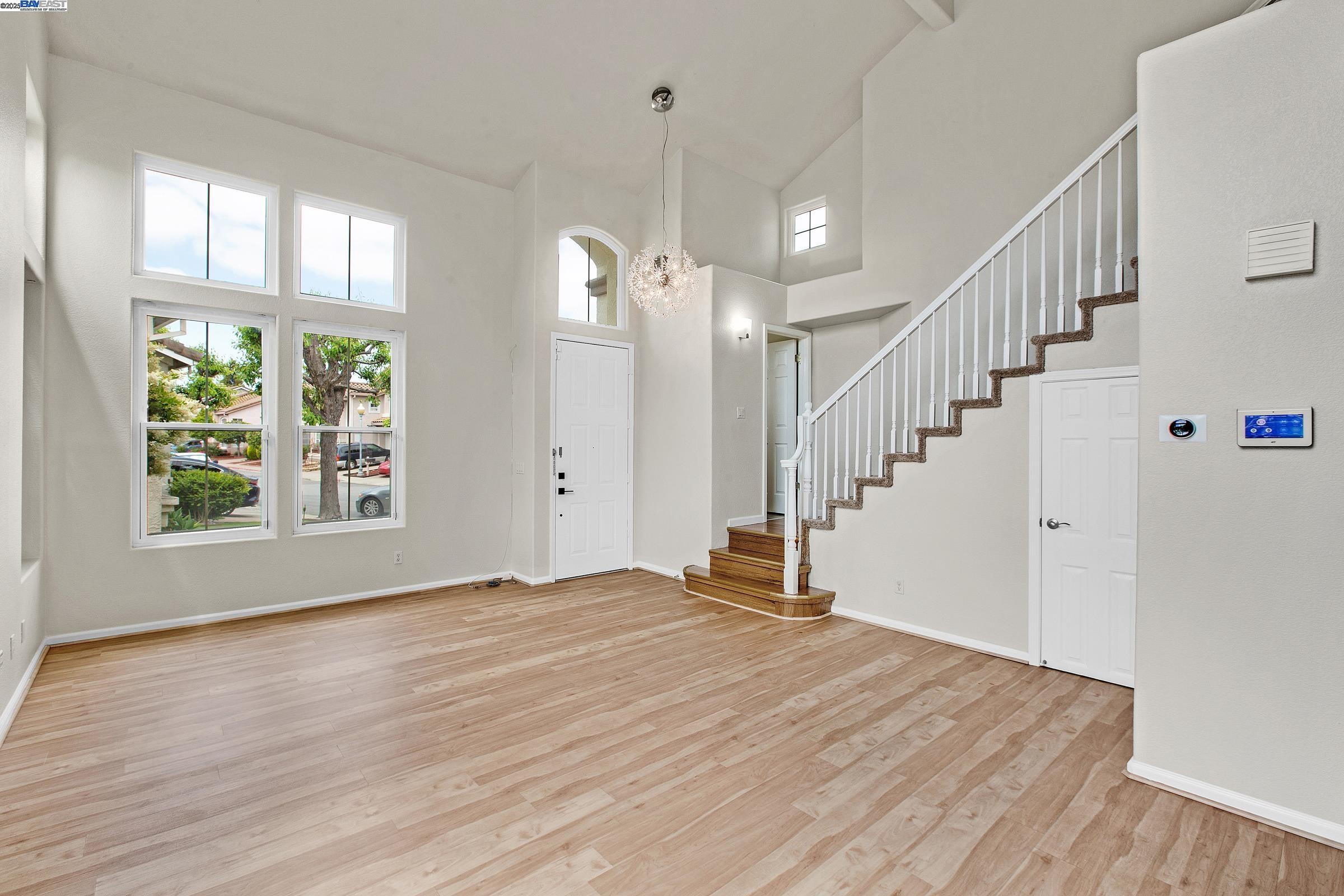 Detail Gallery Image 6 of 37 For 1205 Amber Ct, San Leandro,  CA 94577 - 4 Beds | 2/1 Baths