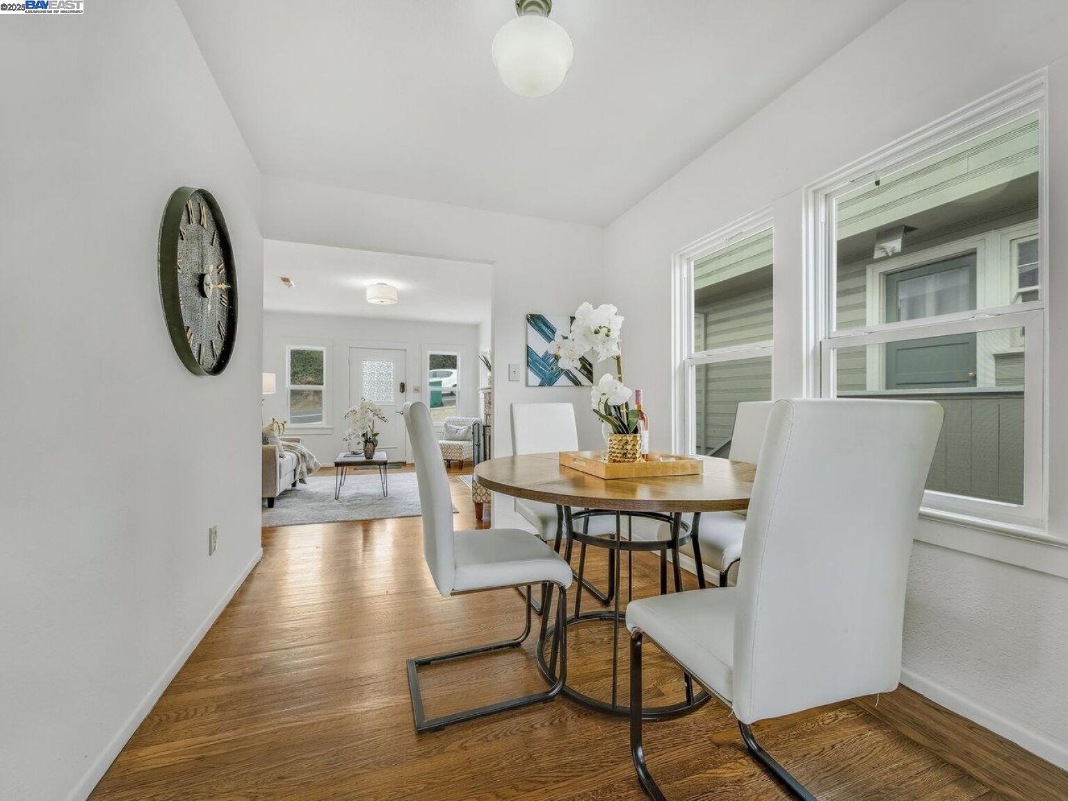 Detail Gallery Image 17 of 60 For 812 Washington Avenue, Albany,  CA 94706 - 4 Beds | 2/1 Baths