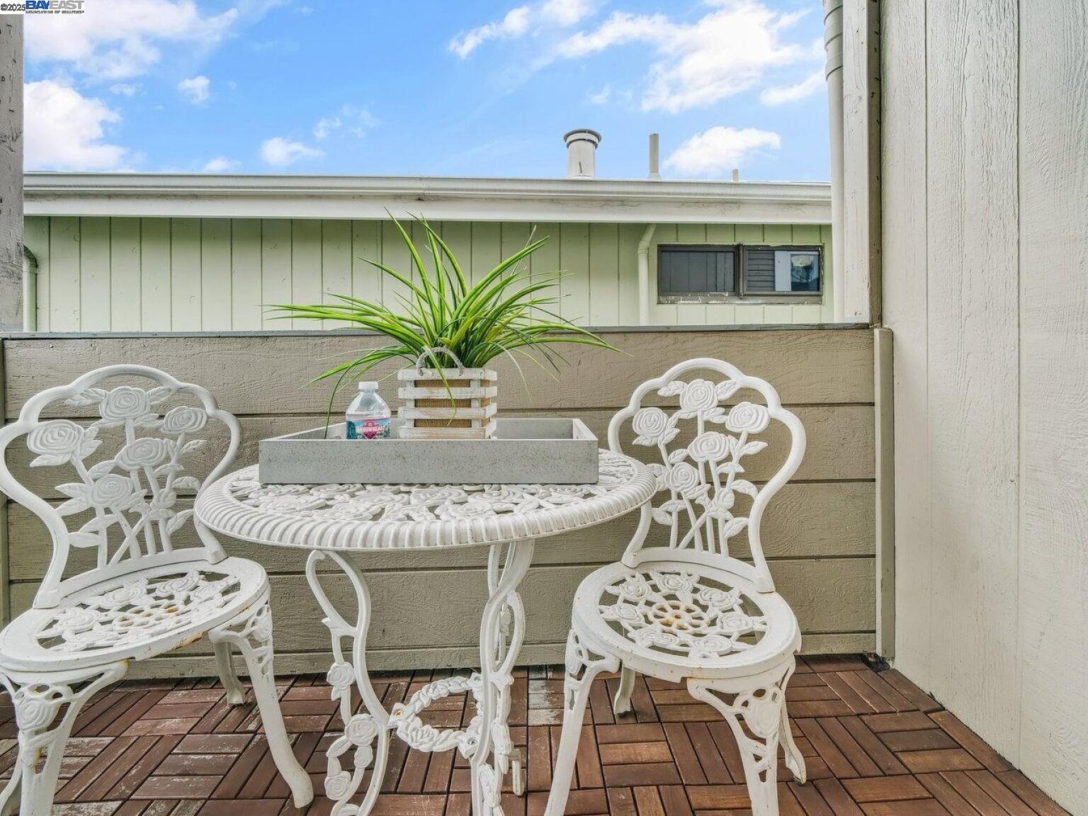 Detail Gallery Image 19 of 60 For 812 Washington Avenue, Albany,  CA 94706 - 4 Beds | 2/1 Baths