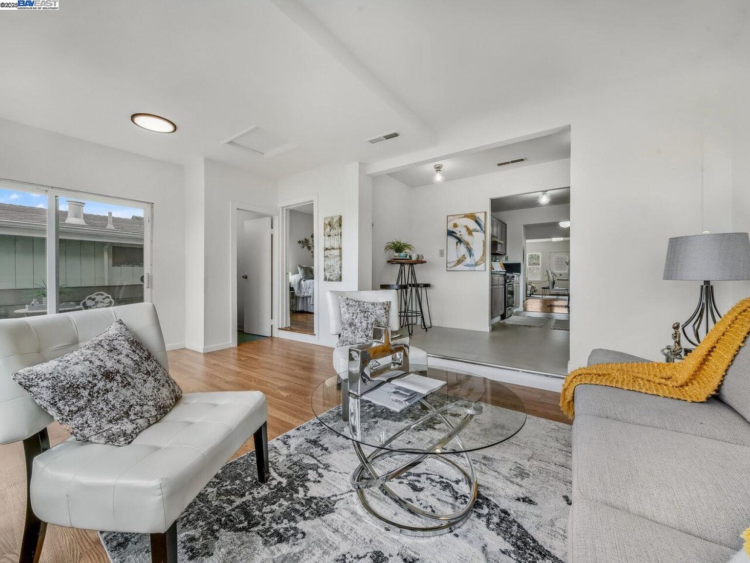 Detail Gallery Image 24 of 60 For 812 Washington Avenue, Albany,  CA 94706 - 4 Beds | 2/1 Baths