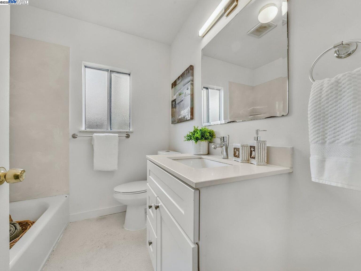 Detail Gallery Image 26 of 60 For 812 Washington Avenue, Albany,  CA 94706 - 4 Beds | 2/1 Baths