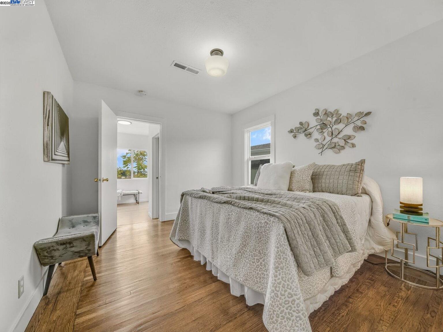 Detail Gallery Image 32 of 60 For 812 Washington Avenue, Albany,  CA 94706 - 4 Beds | 2/1 Baths