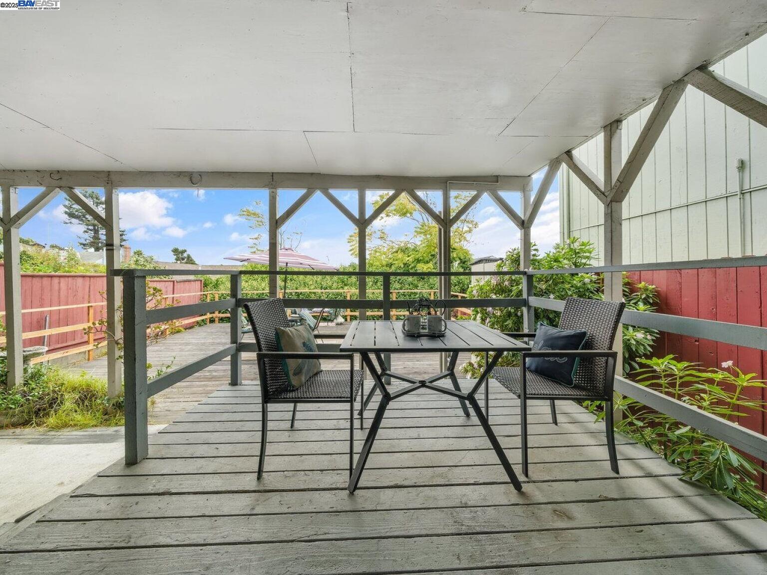 Detail Gallery Image 40 of 60 For 812 Washington Avenue, Albany,  CA 94706 - 4 Beds | 2/1 Baths