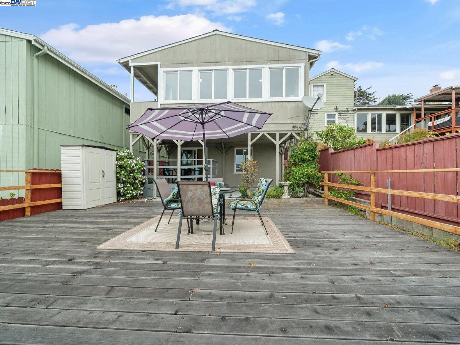 Detail Gallery Image 42 of 60 For 812 Washington Avenue, Albany,  CA 94706 - 4 Beds | 2/1 Baths