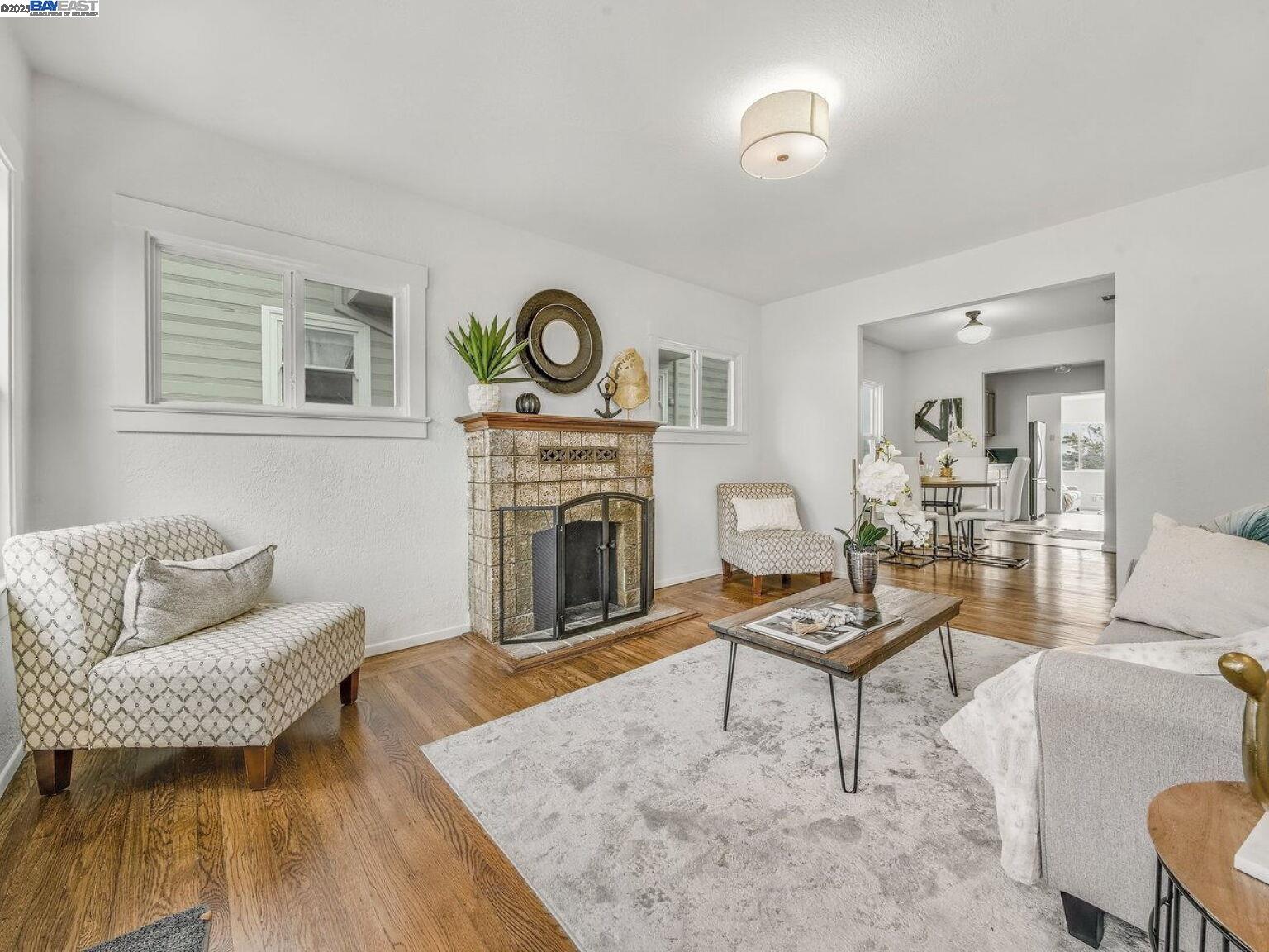 Detail Gallery Image 6 of 60 For 812 Washington Avenue, Albany,  CA 94706 - 4 Beds | 2/1 Baths