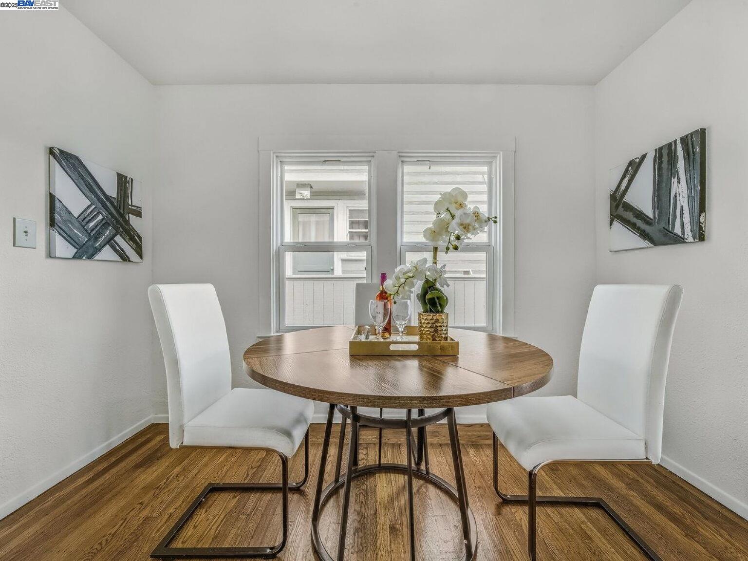 Detail Gallery Image 8 of 60 For 812 Washington Avenue, Albany,  CA 94706 - 4 Beds | 2/1 Baths