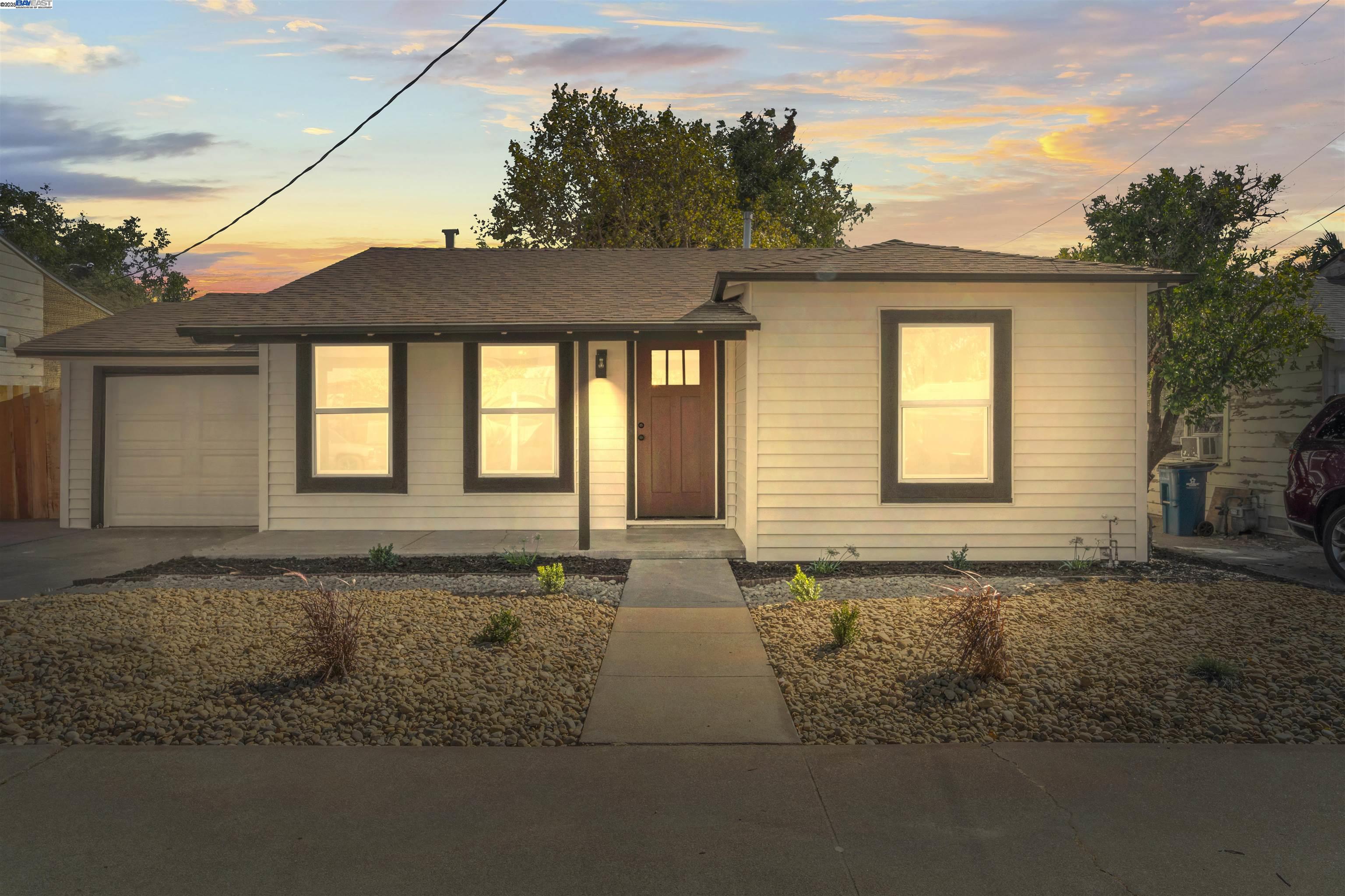 Detail Gallery Image 1 of 26 For 54 E 13th St, Antioch,  CA 94509 - 2 Beds | 1 Baths