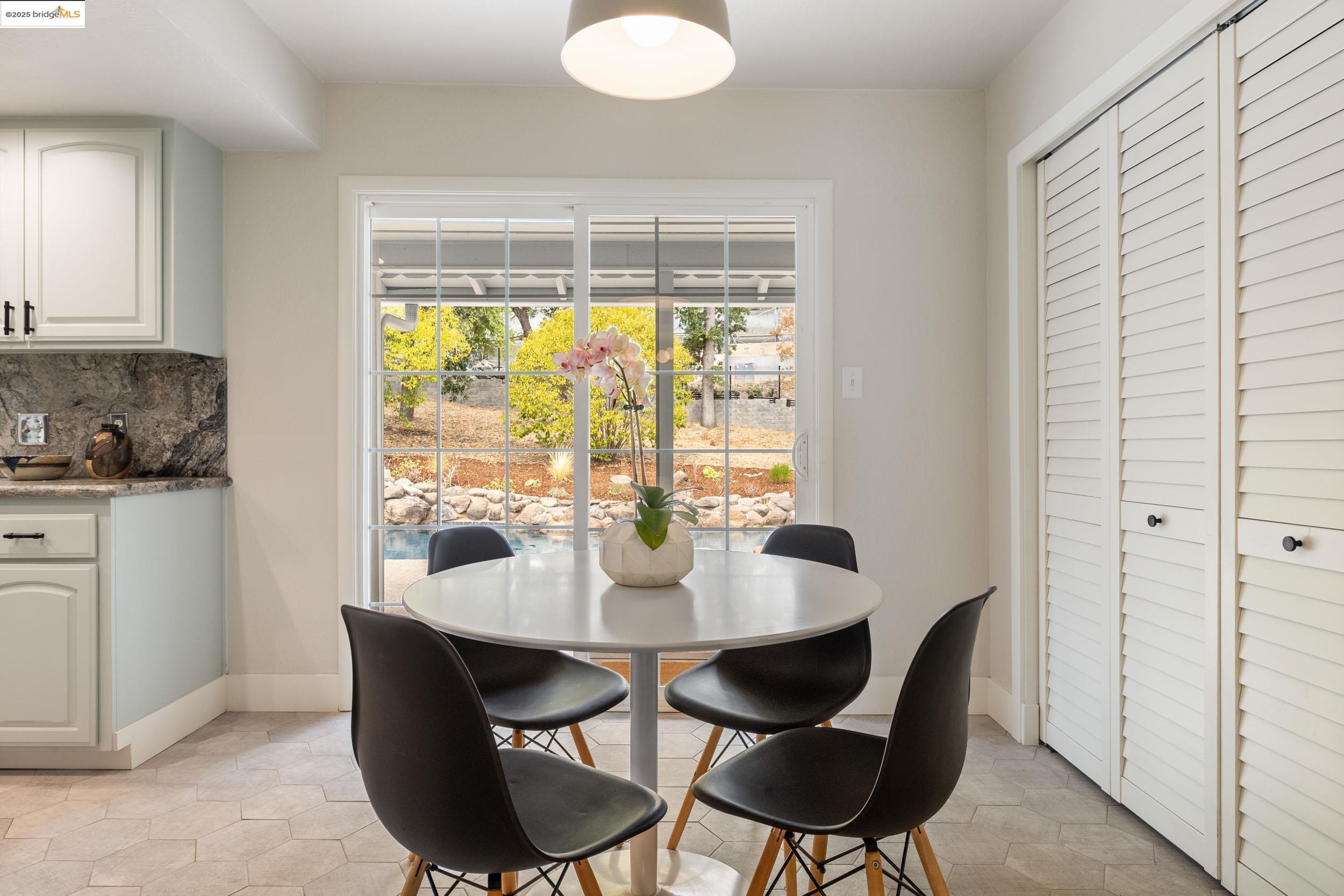Detail Gallery Image 16 of 60 For 150 Santa Rita Dr, Walnut Creek,  CA 94596 - 3 Beds | 2 Baths