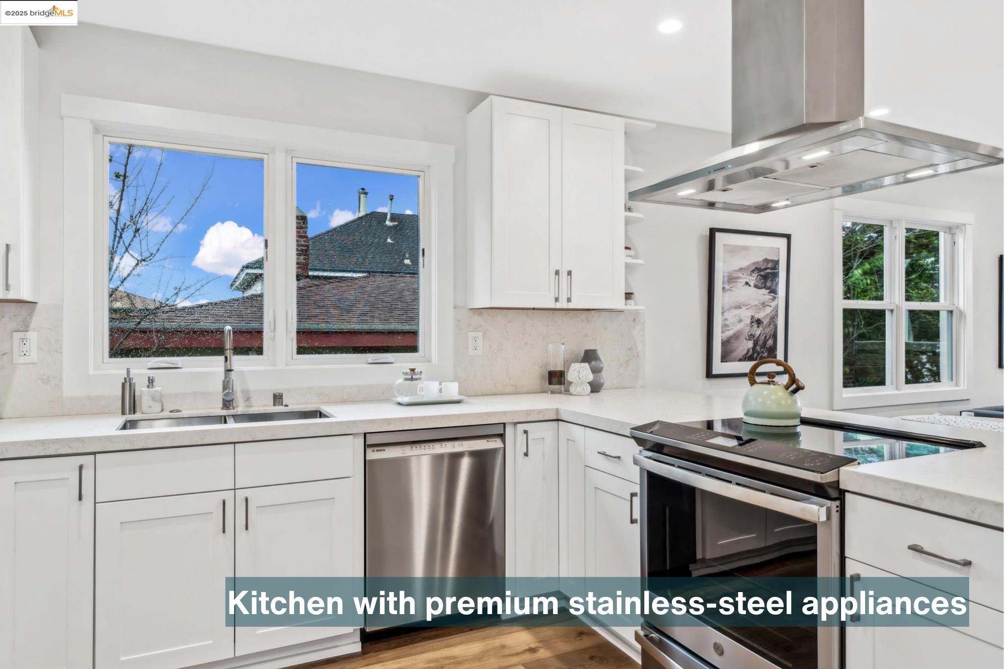 Detail Gallery Image 11 of 60 For 667 & 667a Alcatraz Ave, Oakland,  CA 94609 - – Beds | – Baths