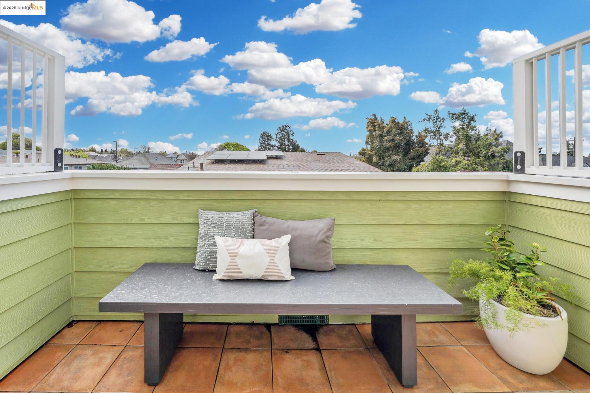 Detail Gallery Image 21 of 60 For 667 & 667a Alcatraz Ave, Oakland,  CA 94609 - – Beds | – Baths