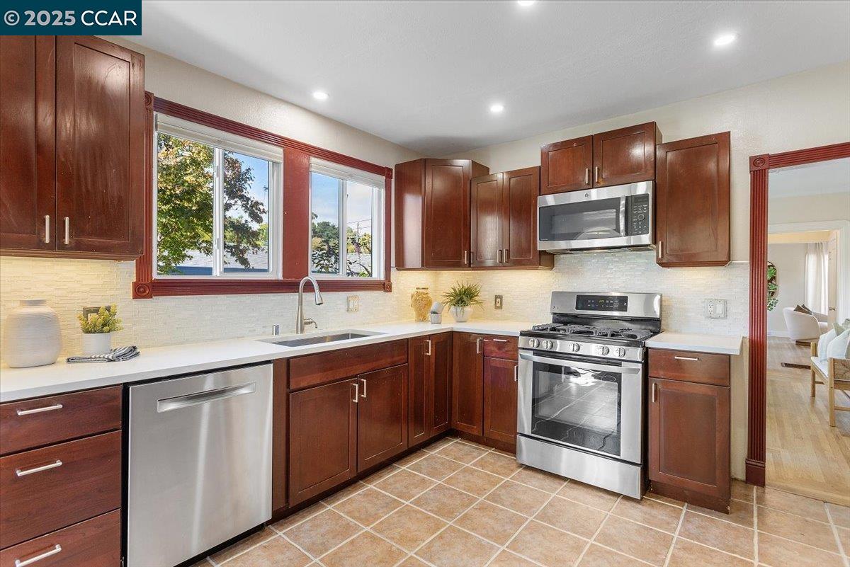 Detail Gallery Image 18 of 60 For 5323 Normandie Ave, Oakland,  CA 94619 - 2 Beds | 2 Baths